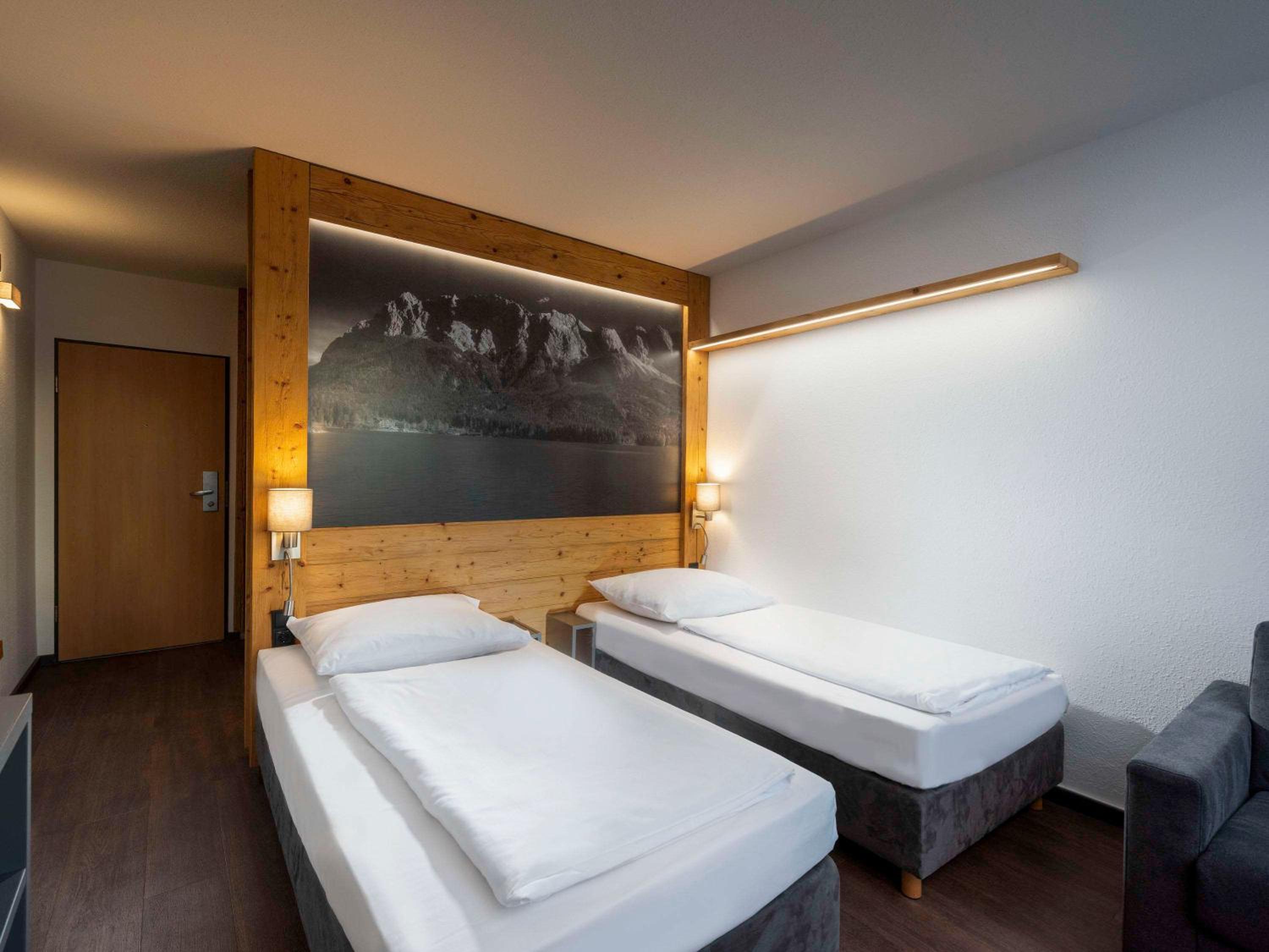 Standard Twin Room - Photo 1