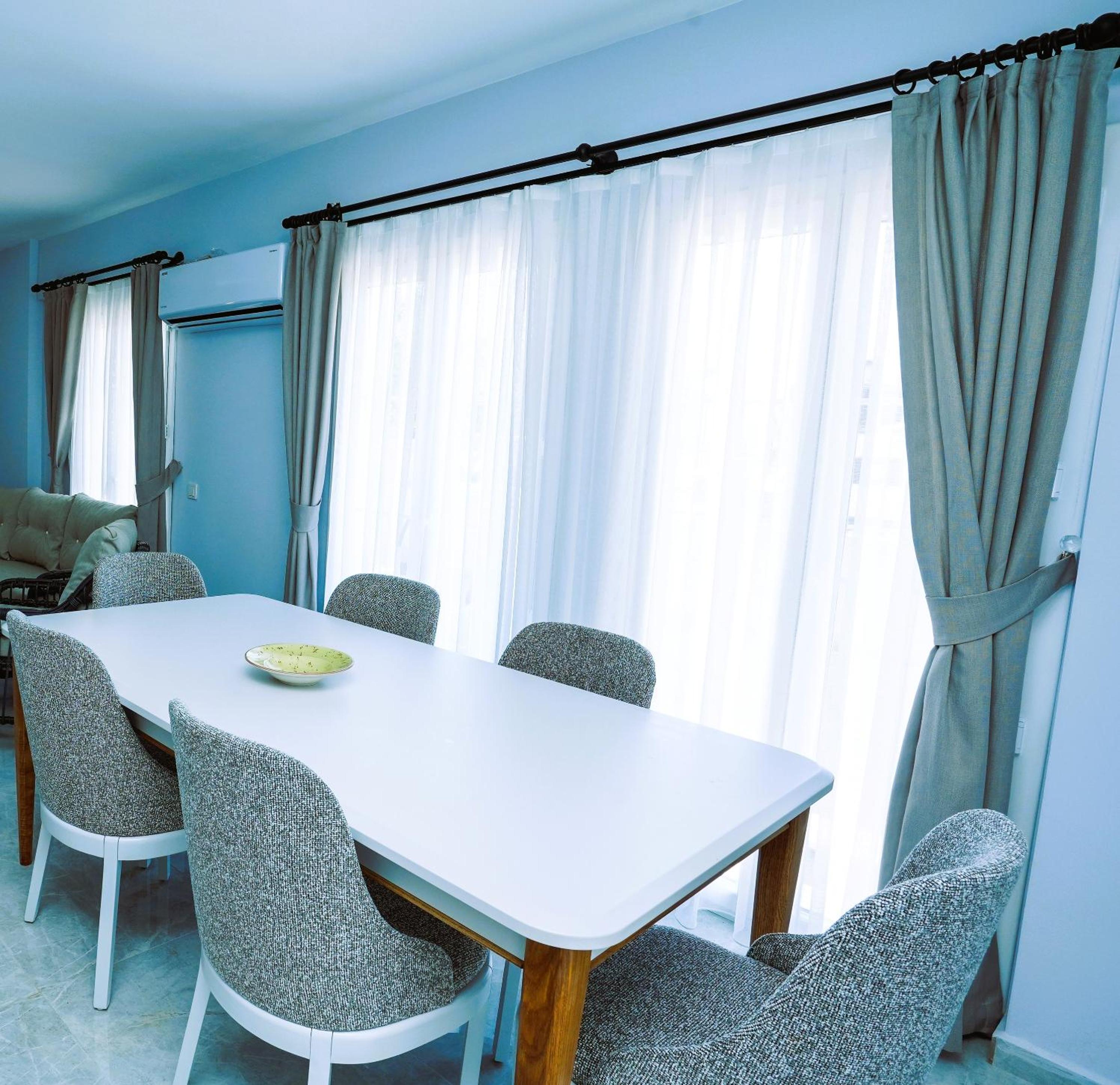 Villa photo 2