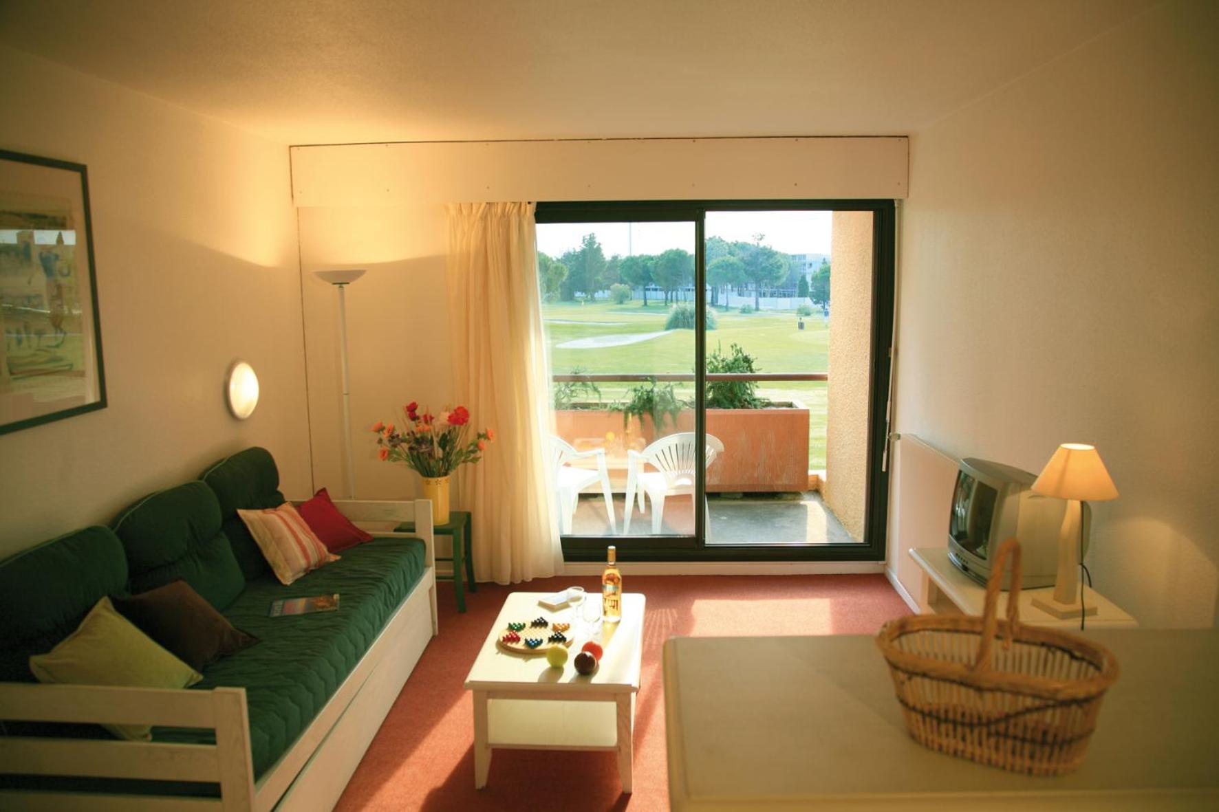 Studio with Alcove/Mezzanine (4 Adults)