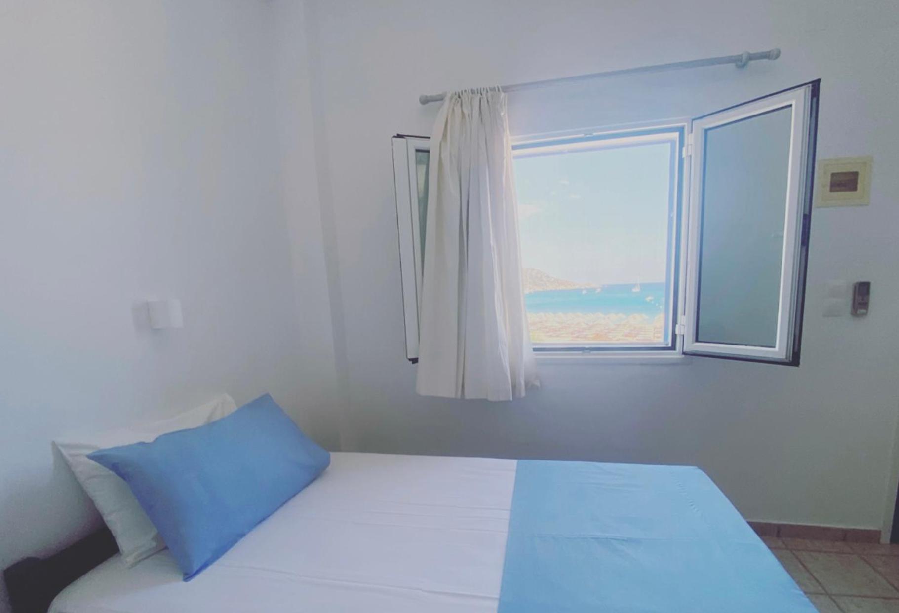 Twin Room with Sea View photo 2