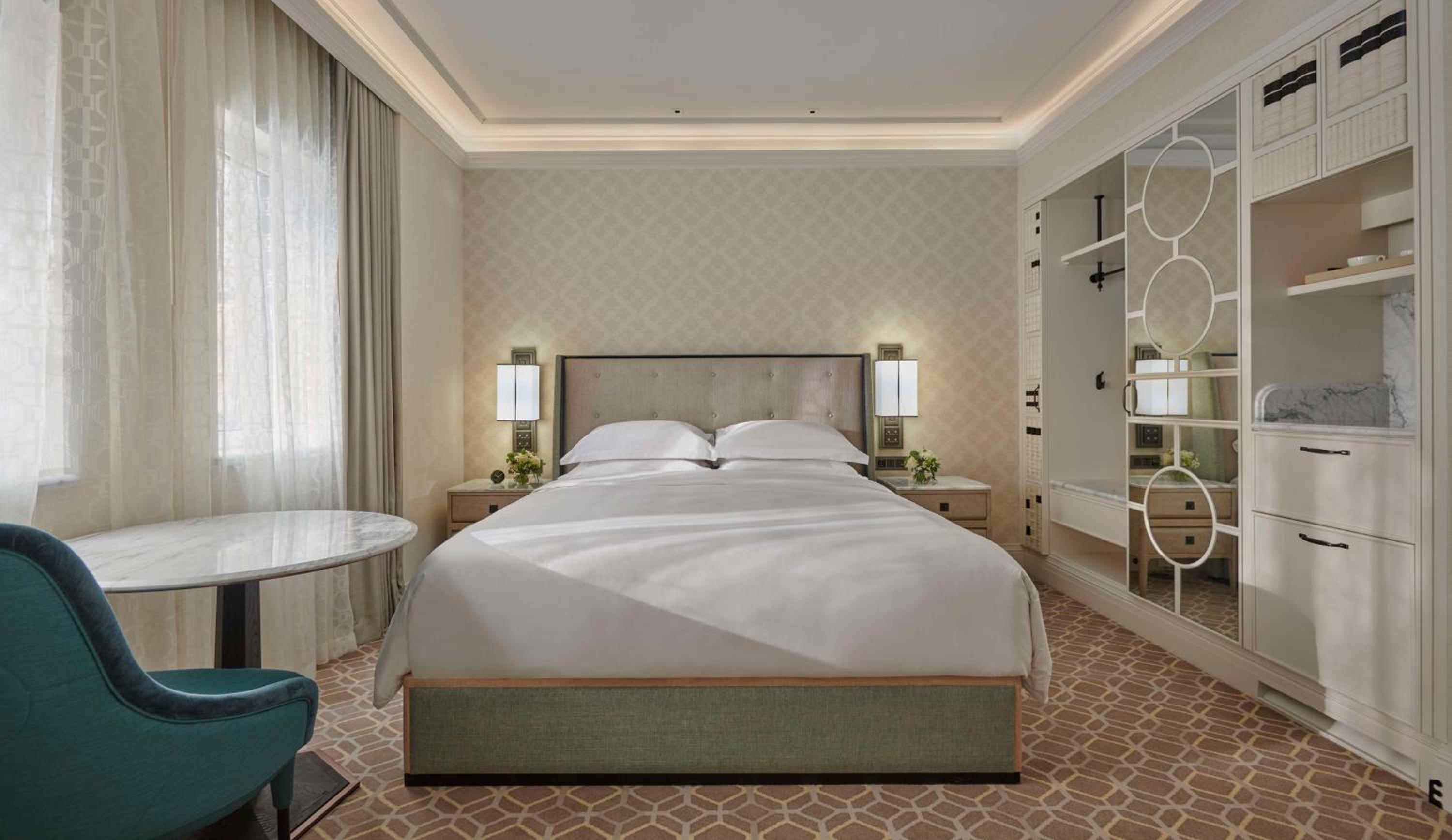 King Room with Courtyard View