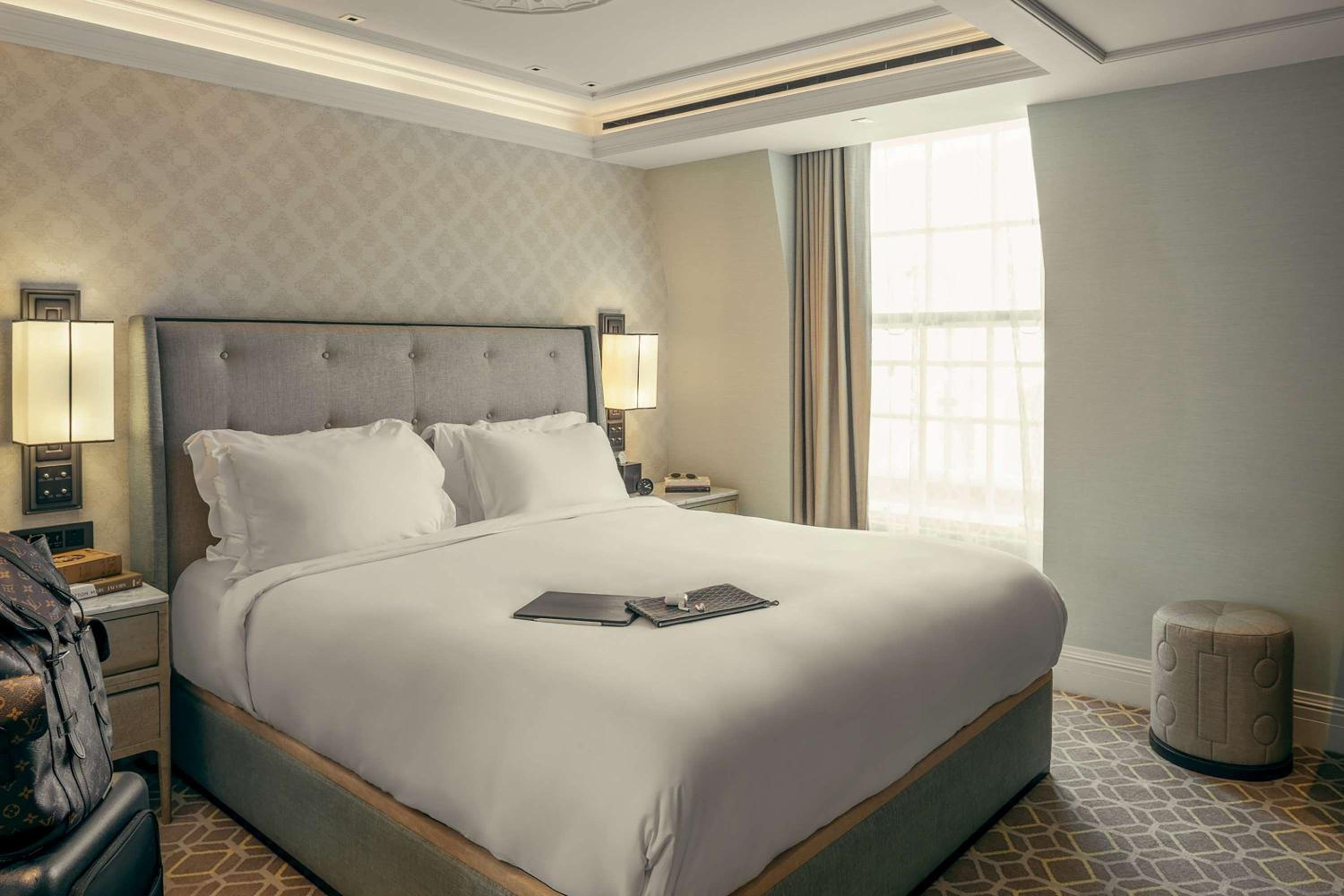 King Room thumbnail 6