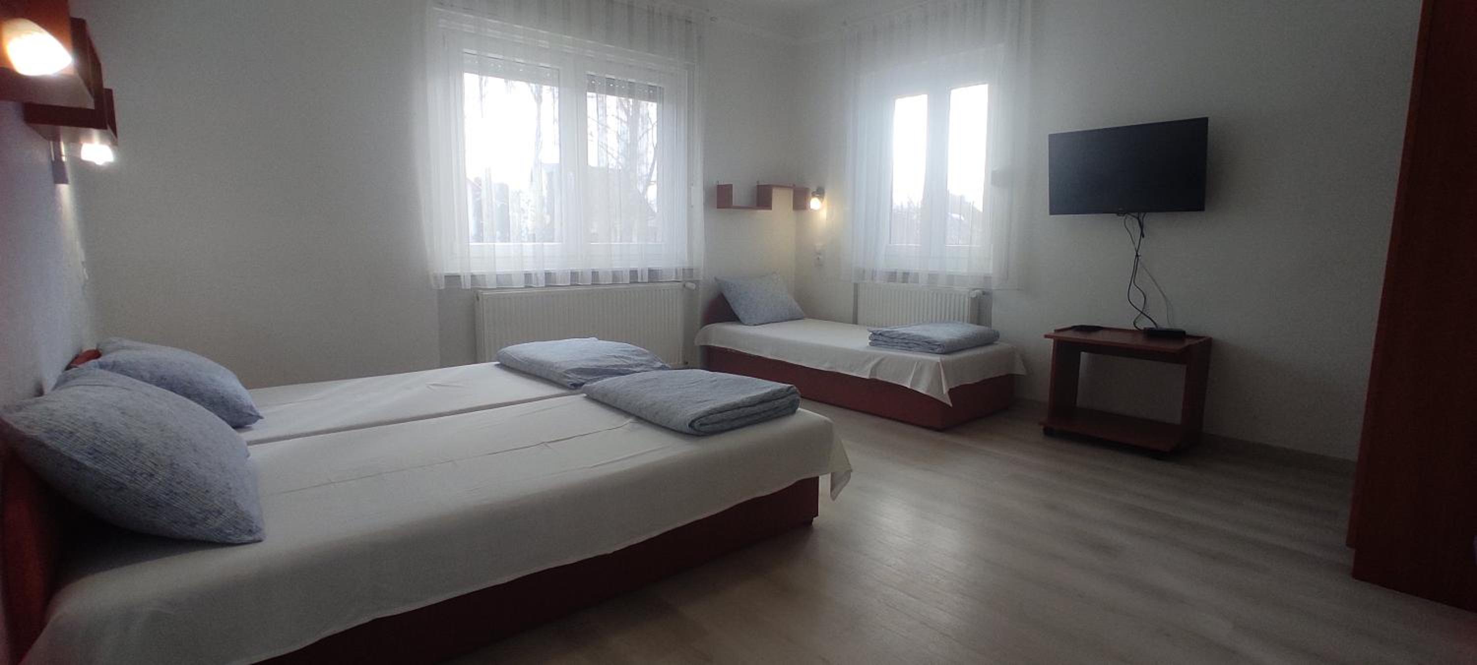 Triple Room with Private External Bathroom - Photo 5