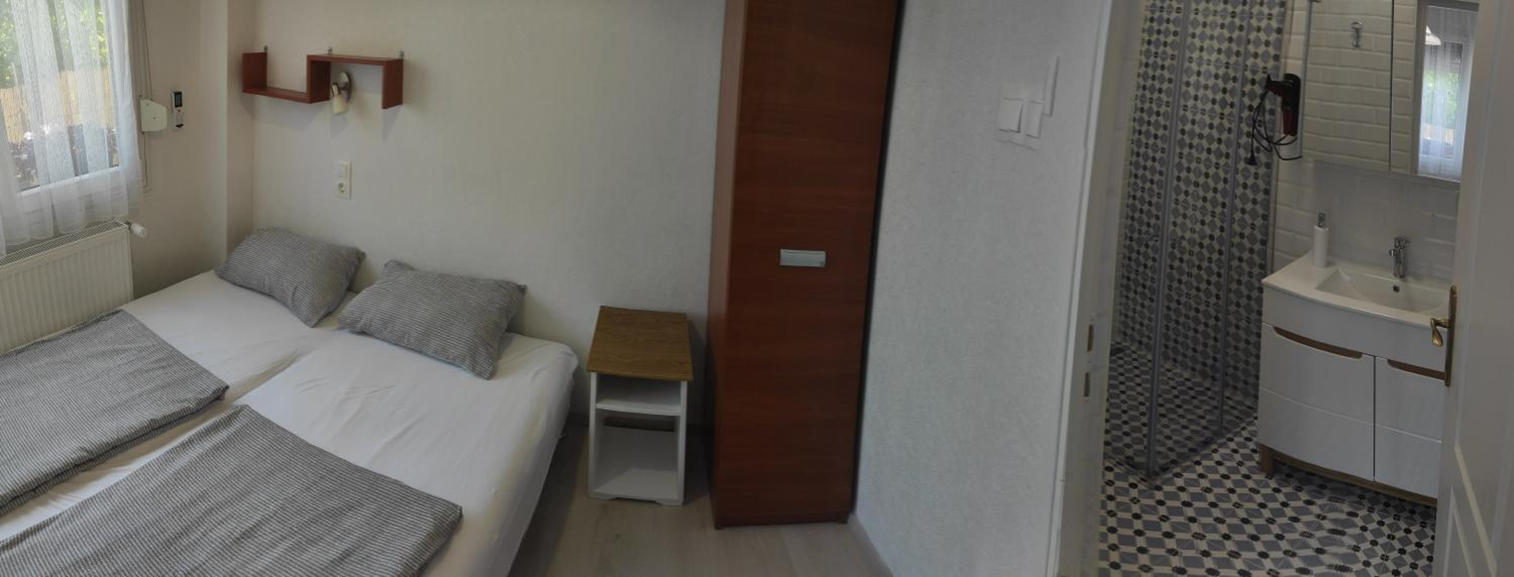 Triple Room with Private Bathroom - Photo 9