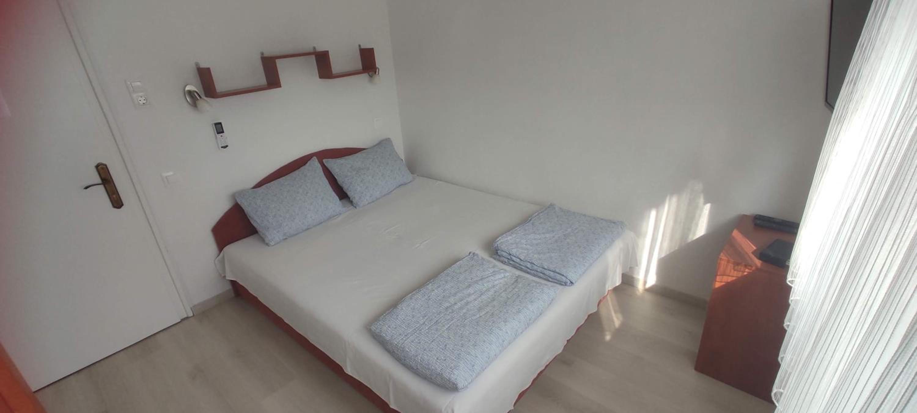 Small Double or Twin Room - Photo 8