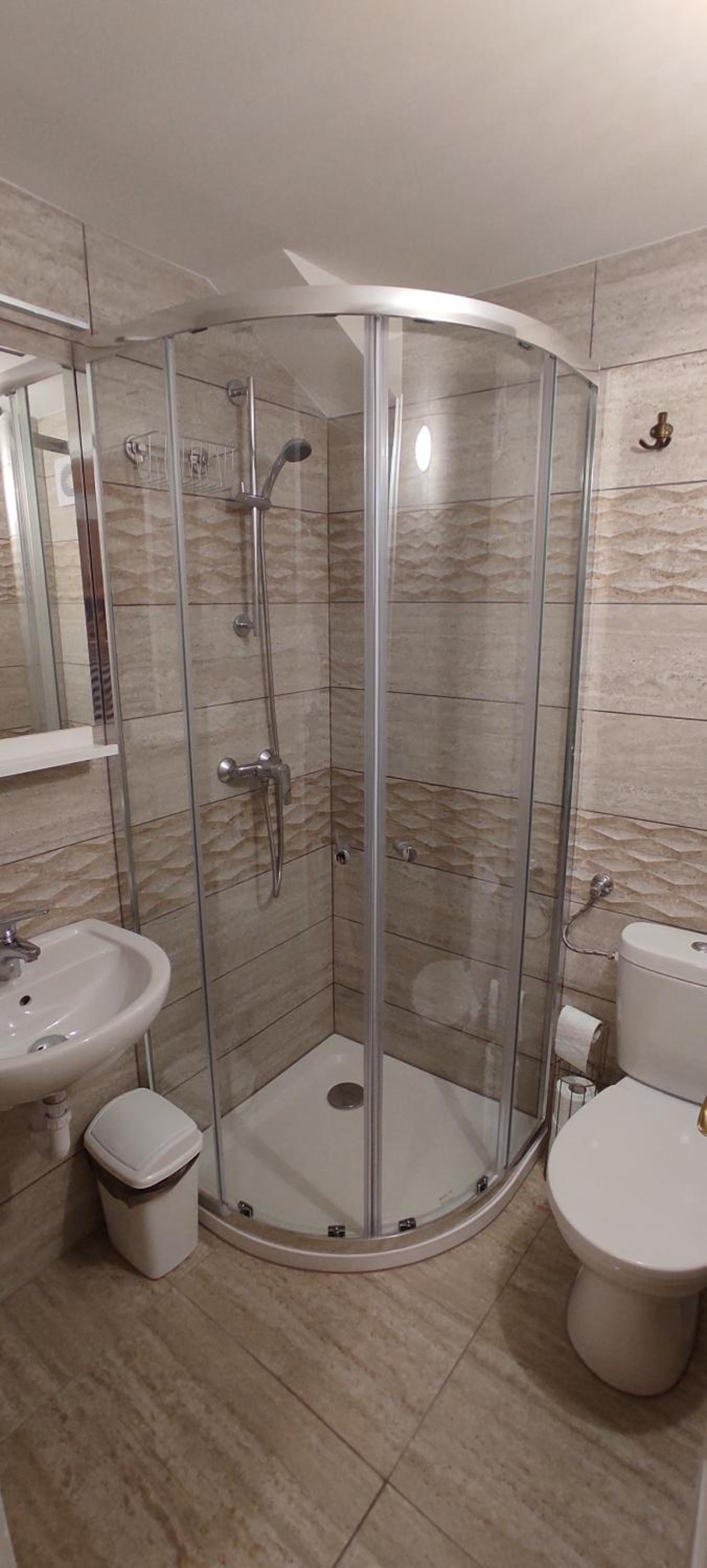 Twin Room with Balcony - Photo 7