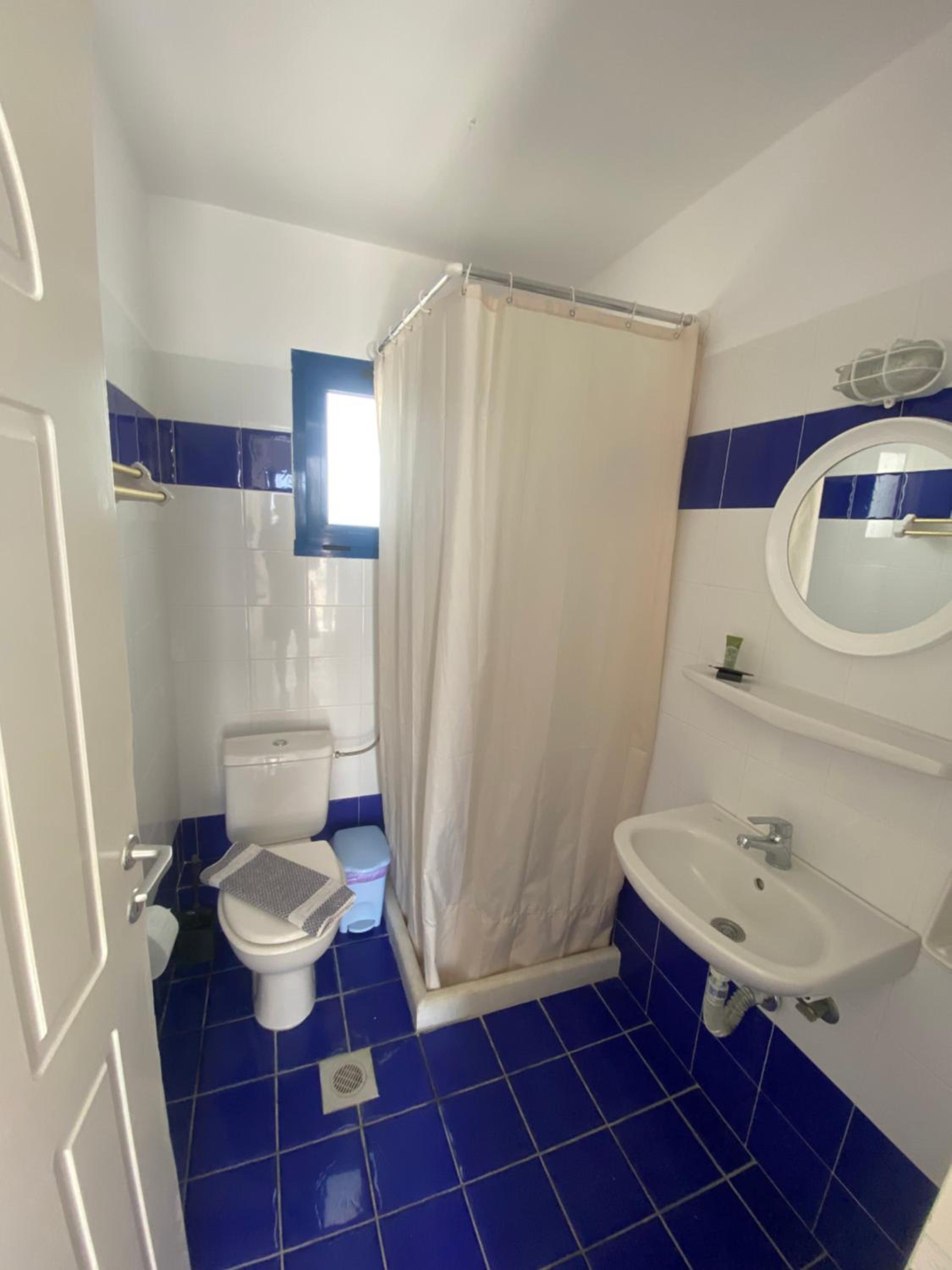 Single Room with Private Bathroom photo 3