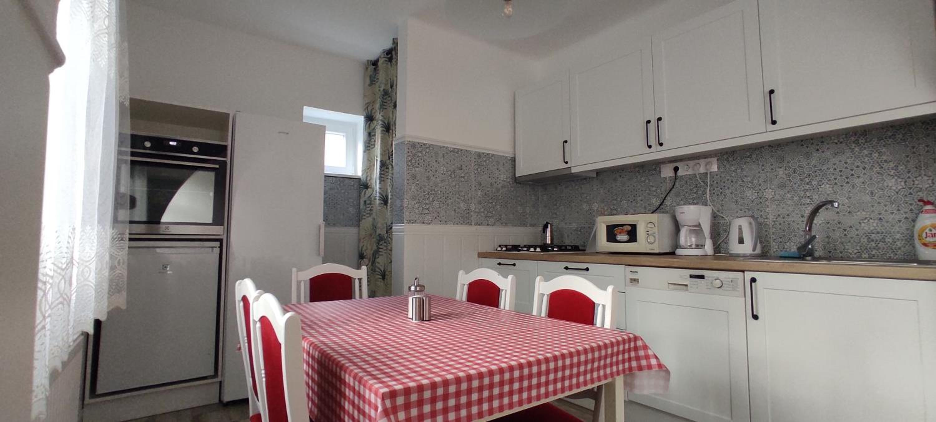 Small Double or Twin Room - Photo 3