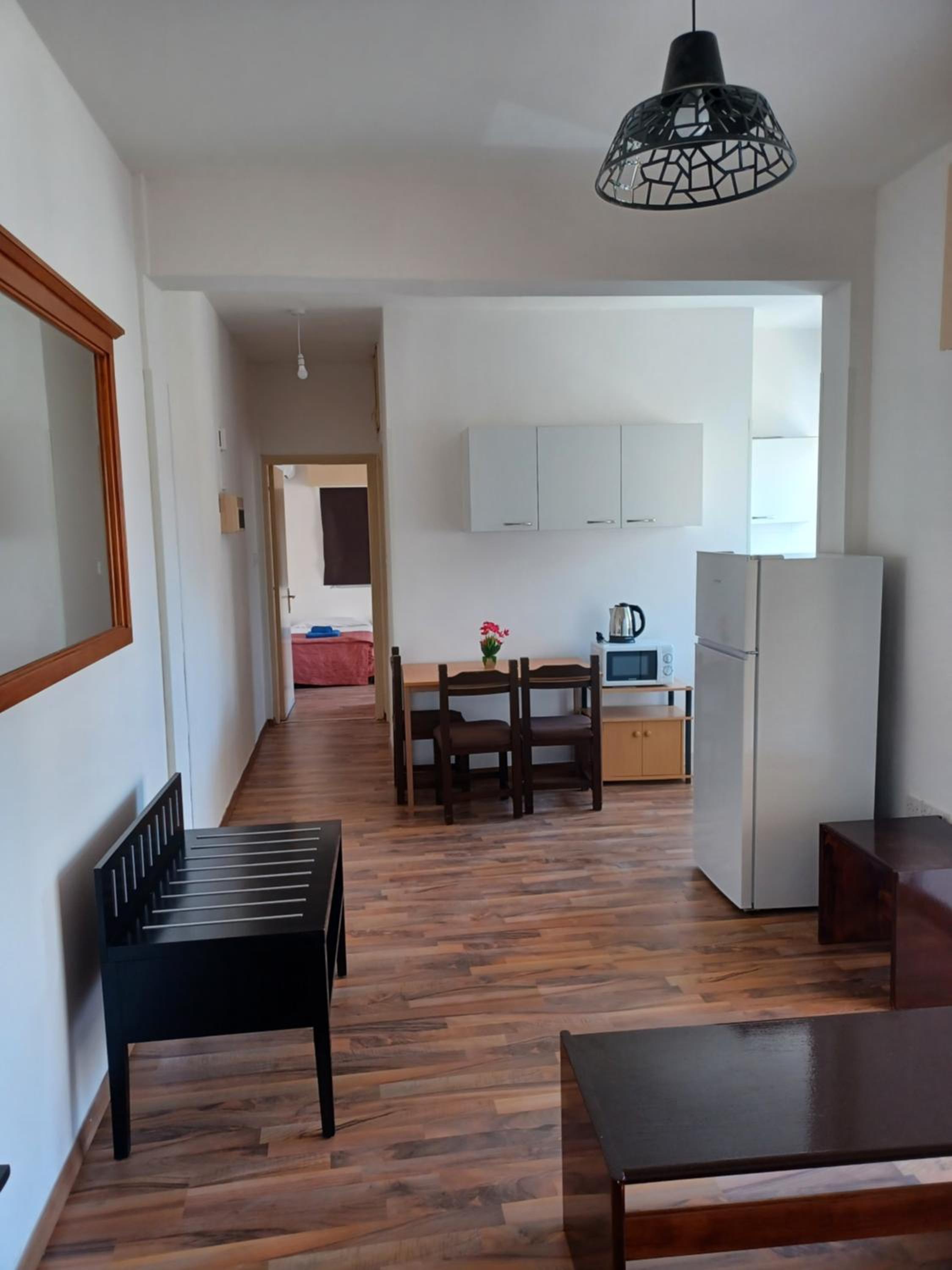 One-Bedroom Apartment photo 1