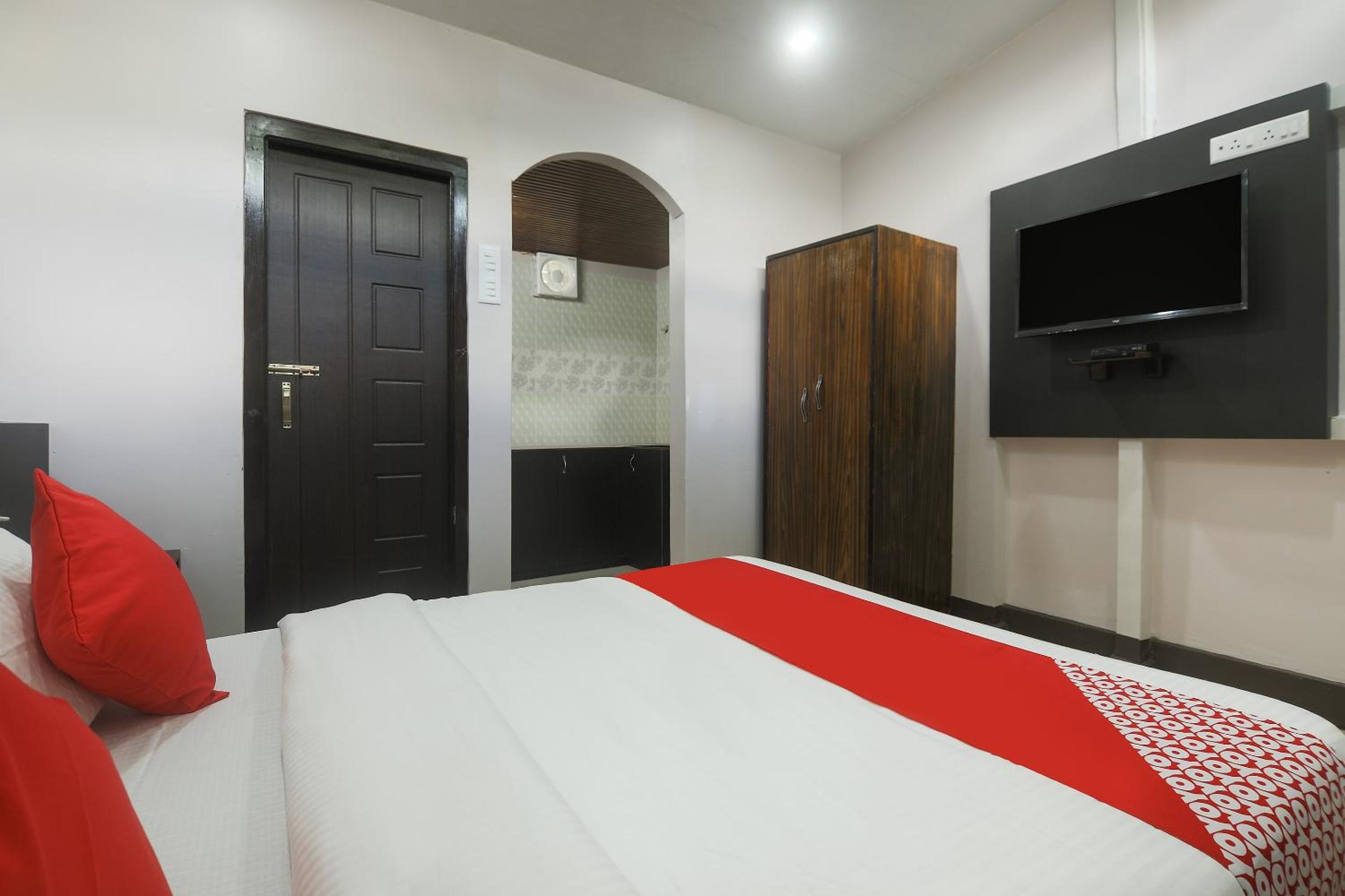 Standard Double Room - Photo 7