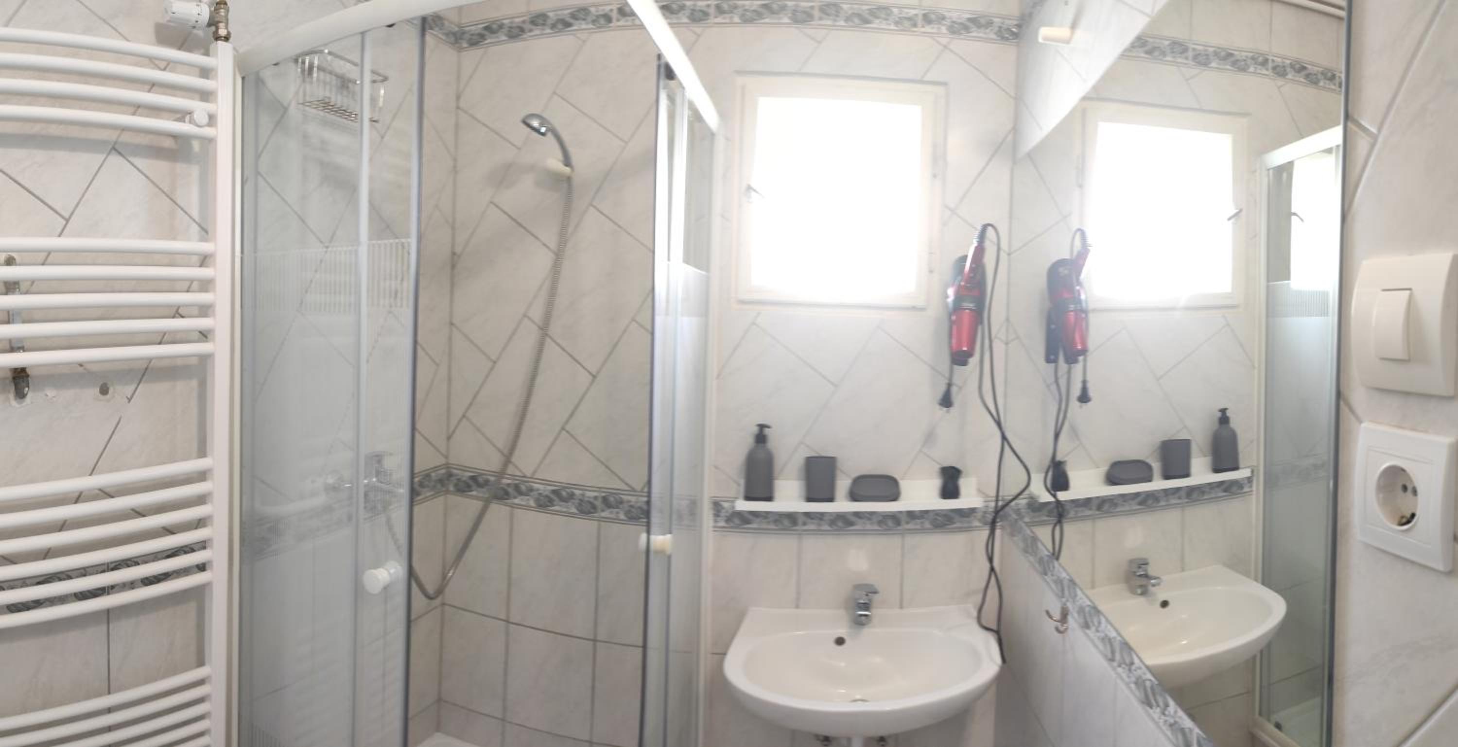 Small Double or Twin Room - Photo 6