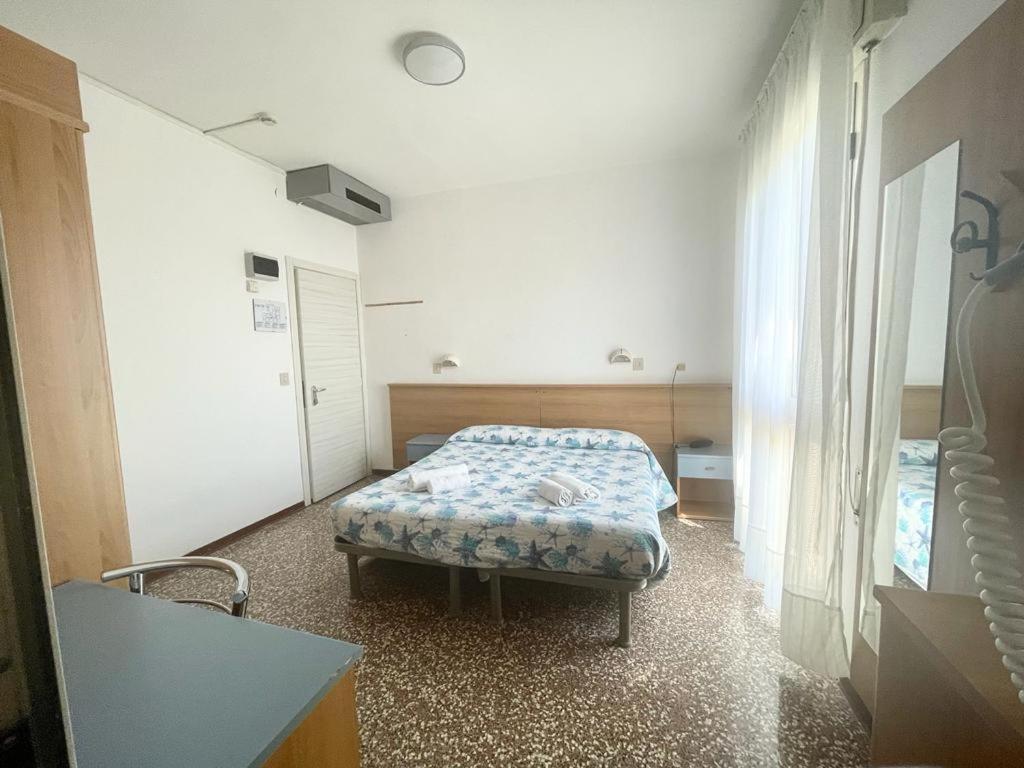 Double or Twin Room photo 2