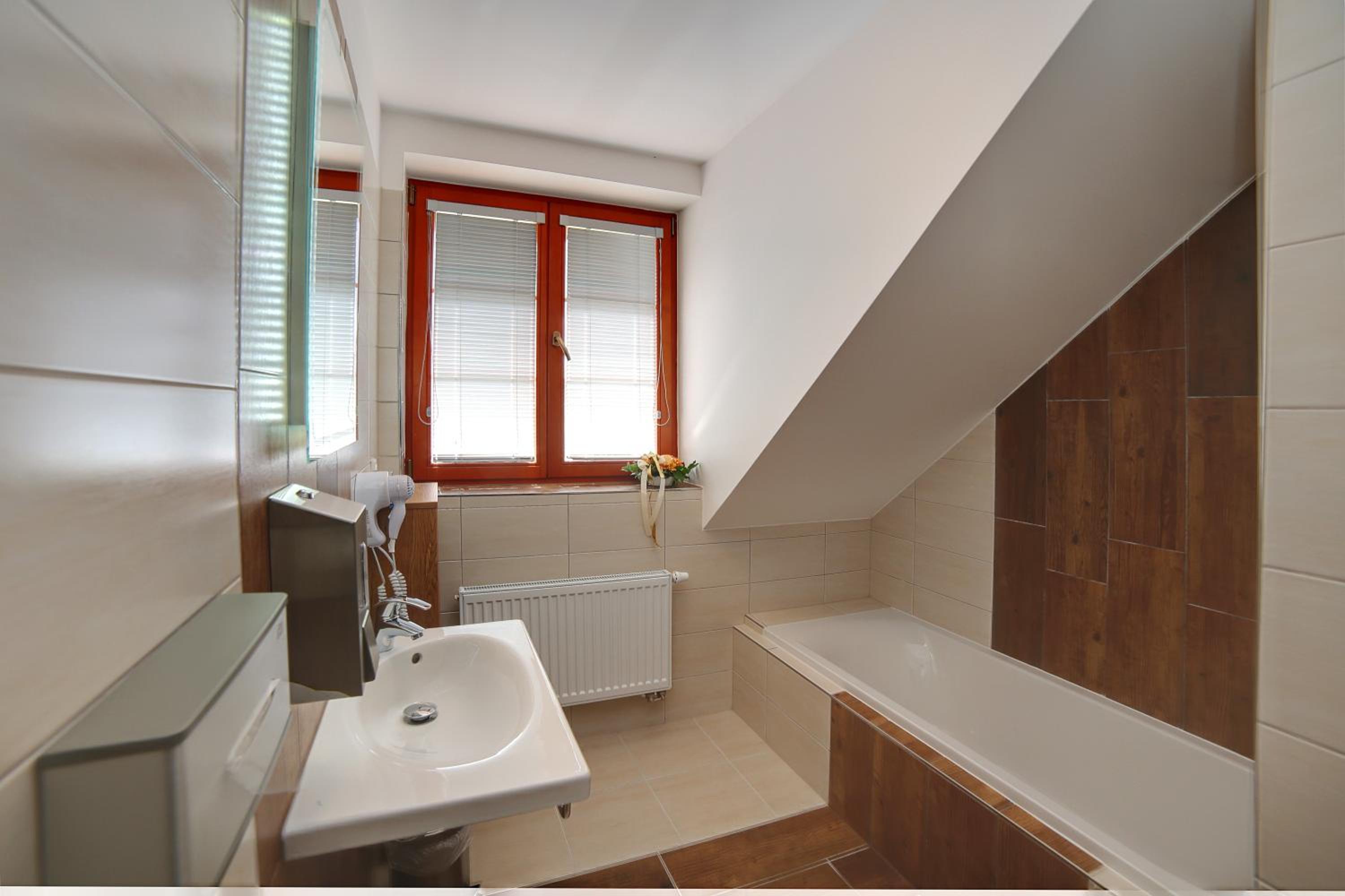 Deluxe Triple Room photo 3