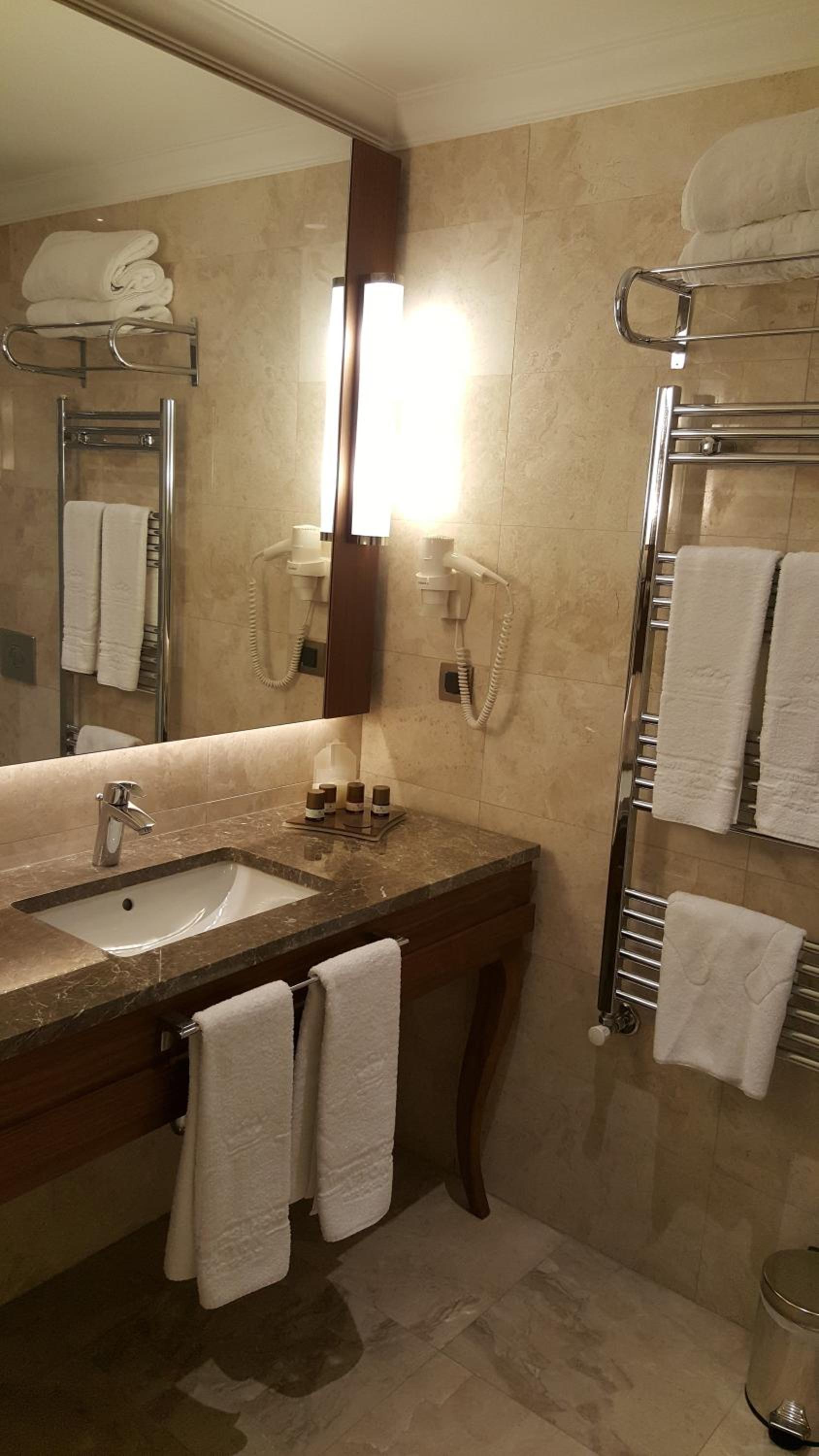 Deluxe Triple Room photo 2