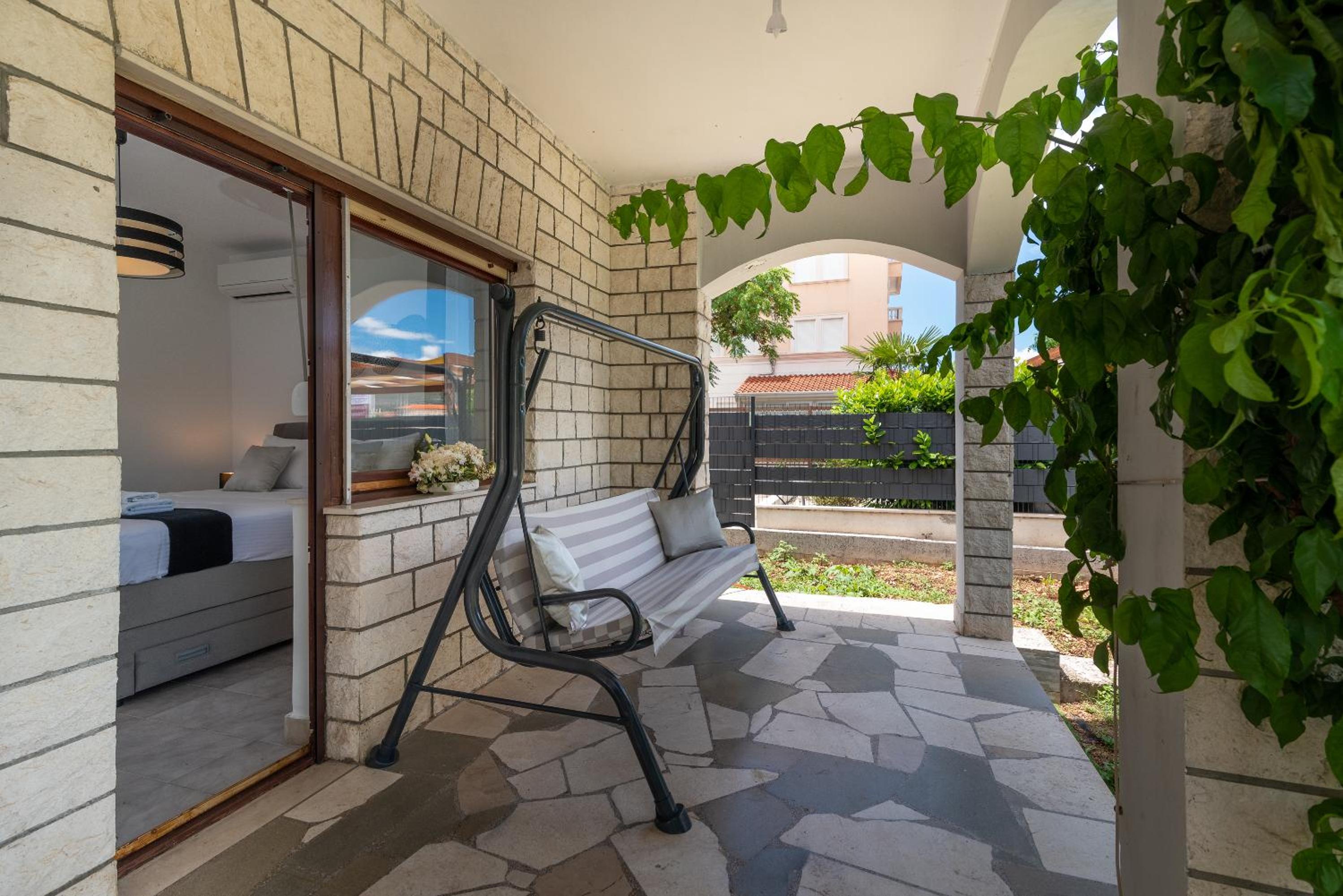 Studio with Terrace - Photo 7