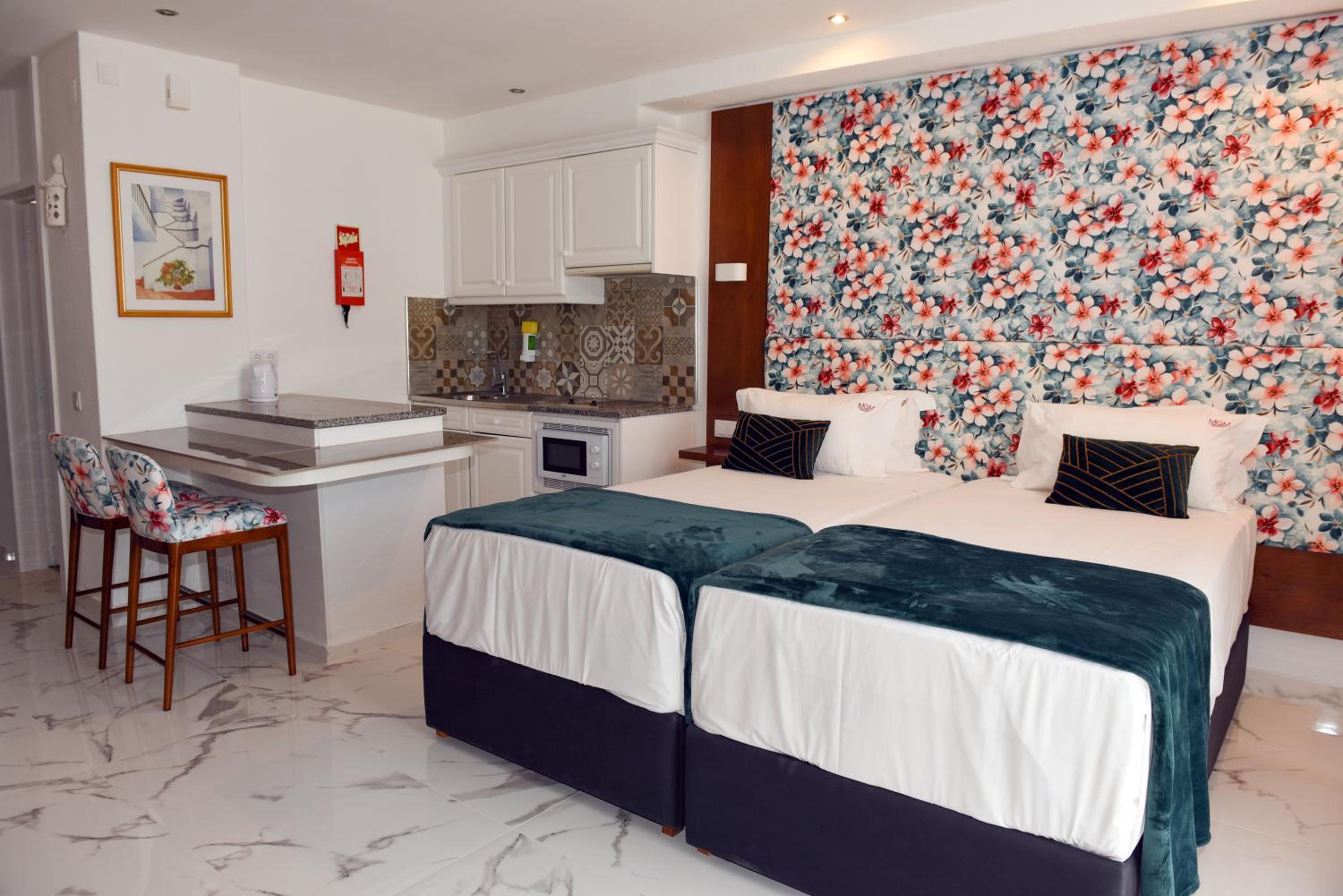 Luxury Room With Garden View