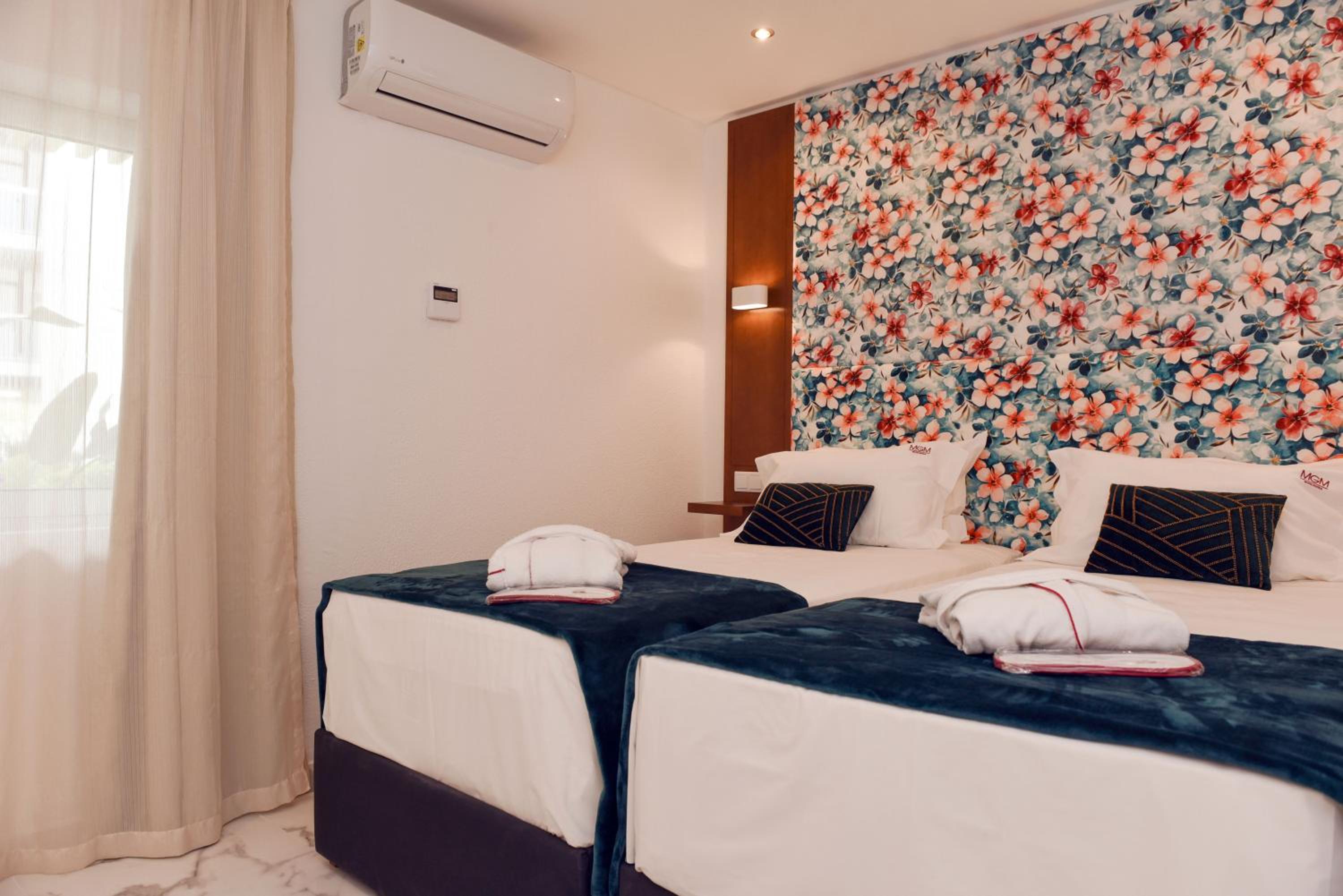 Luxury One Bedroom Apartment With Garden View (2 Adults)