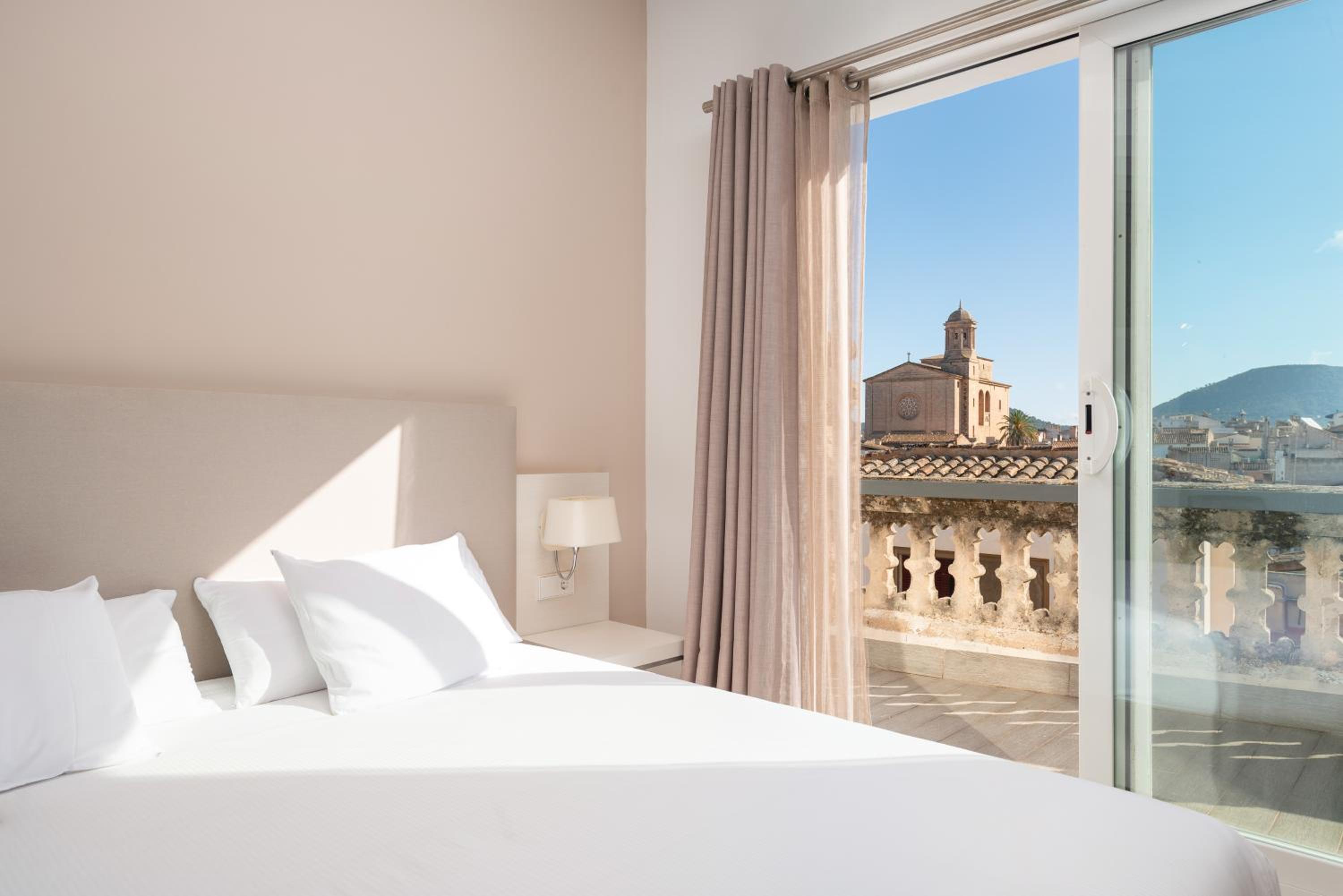 Deluxe Double Room with Terrace - Photo 2