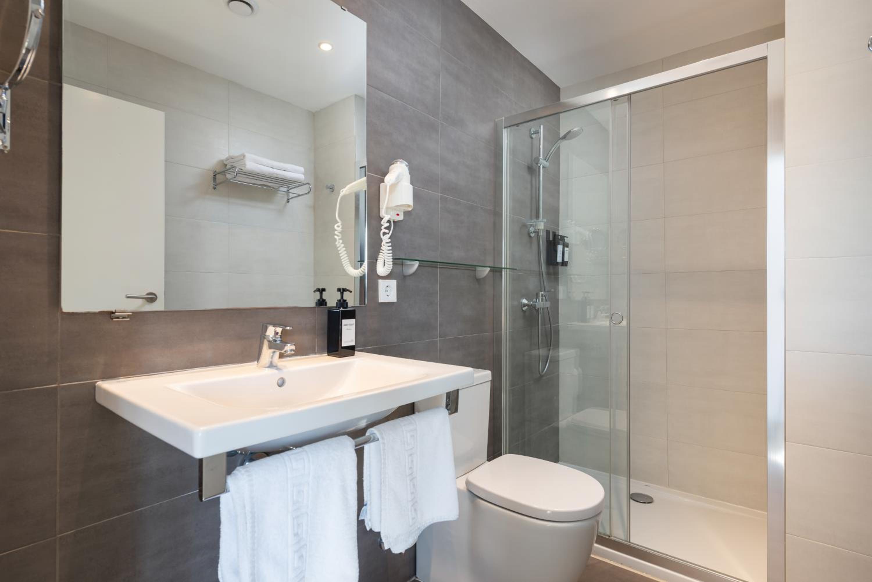 Deluxe Double Room with Terrace - Photo 6