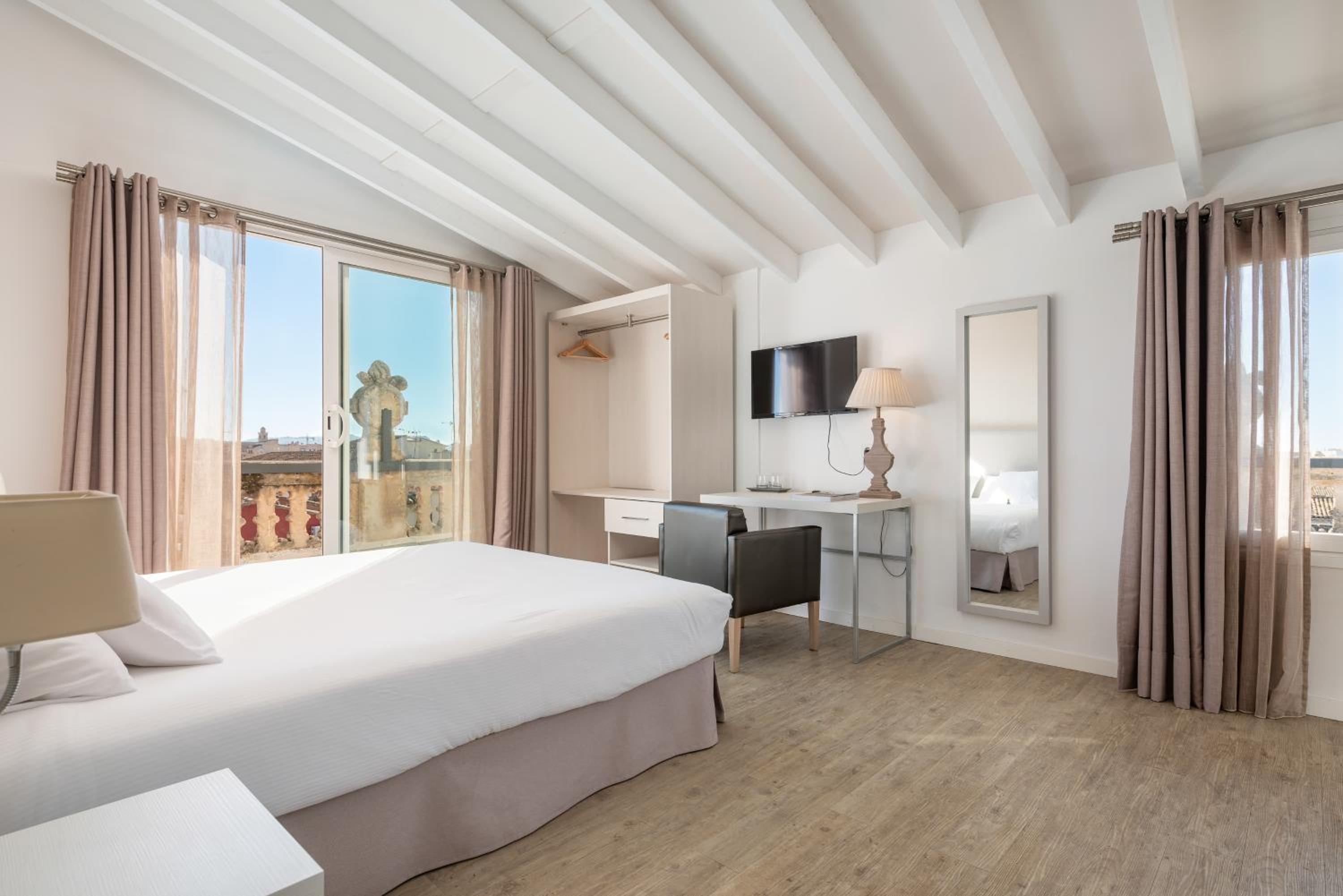 Deluxe Double Room with Terrace - Photo 1