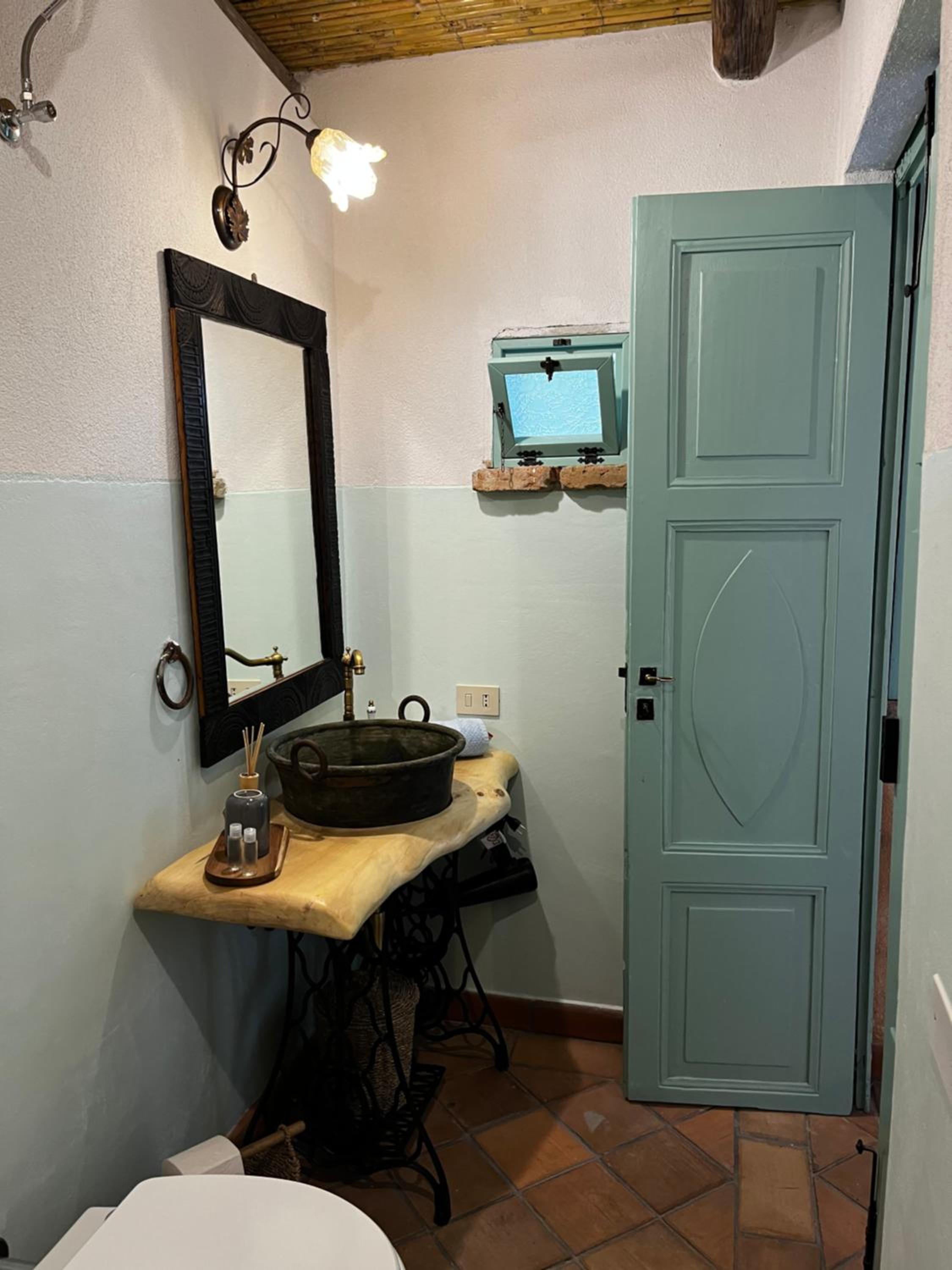 Double Room with Private Bathroom photo 2