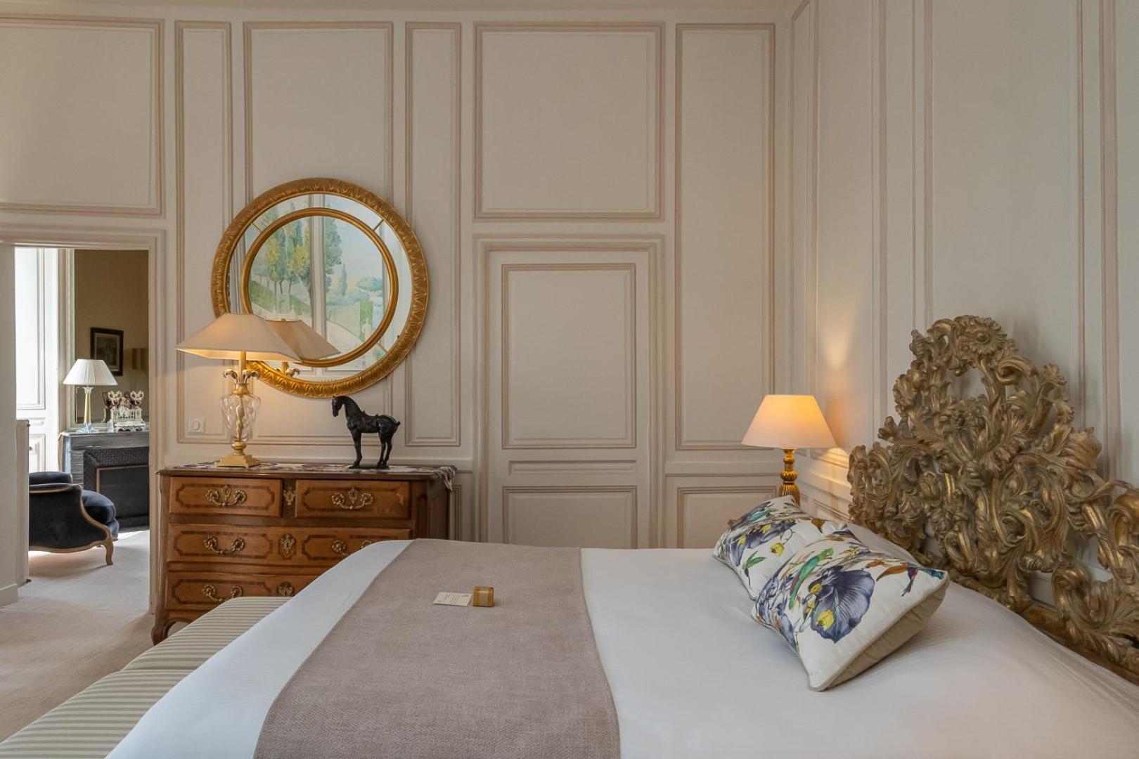 Deluxe Suite - Photo 6