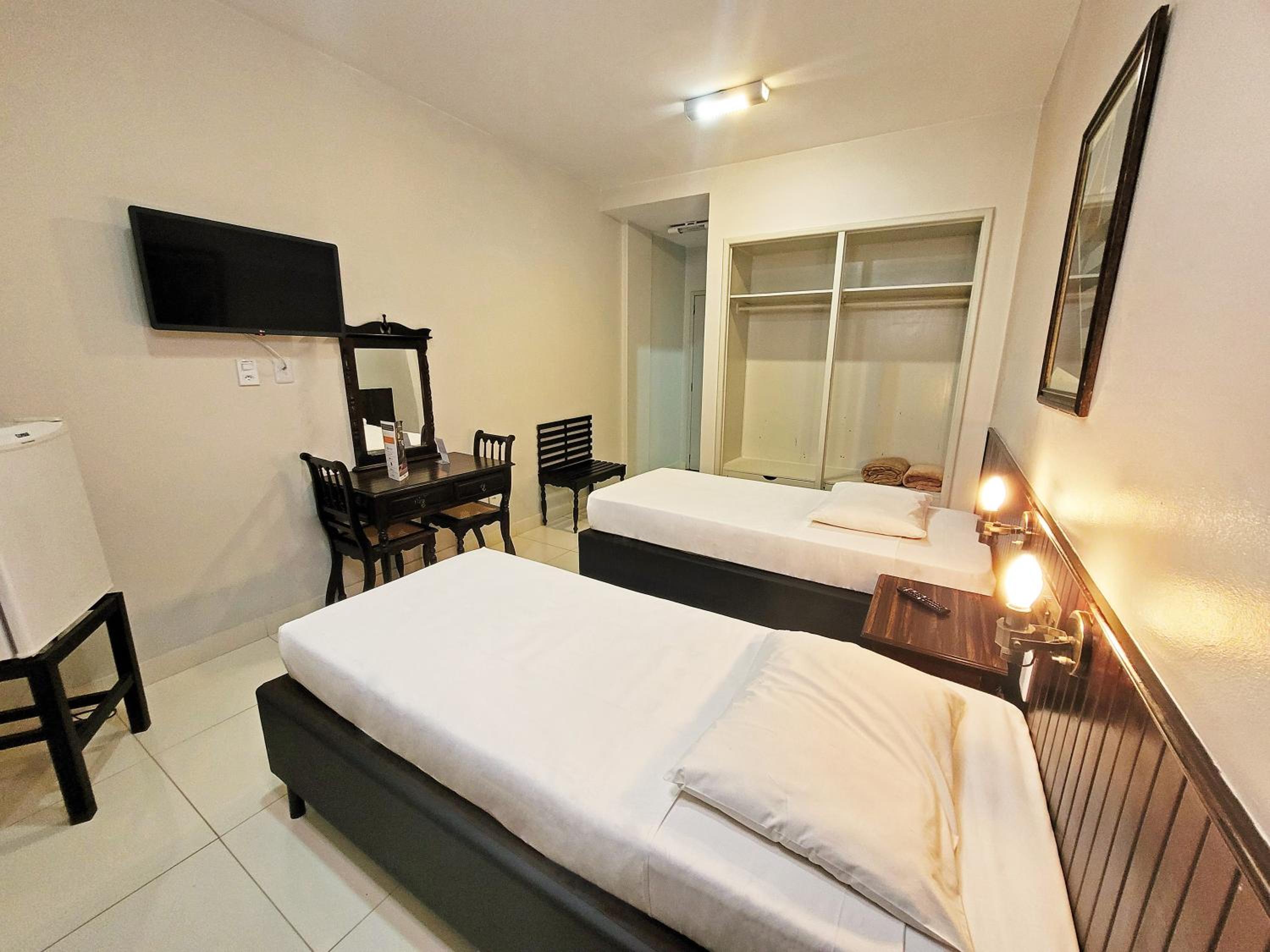 Economy Room - Lower Ground Floor photo 3