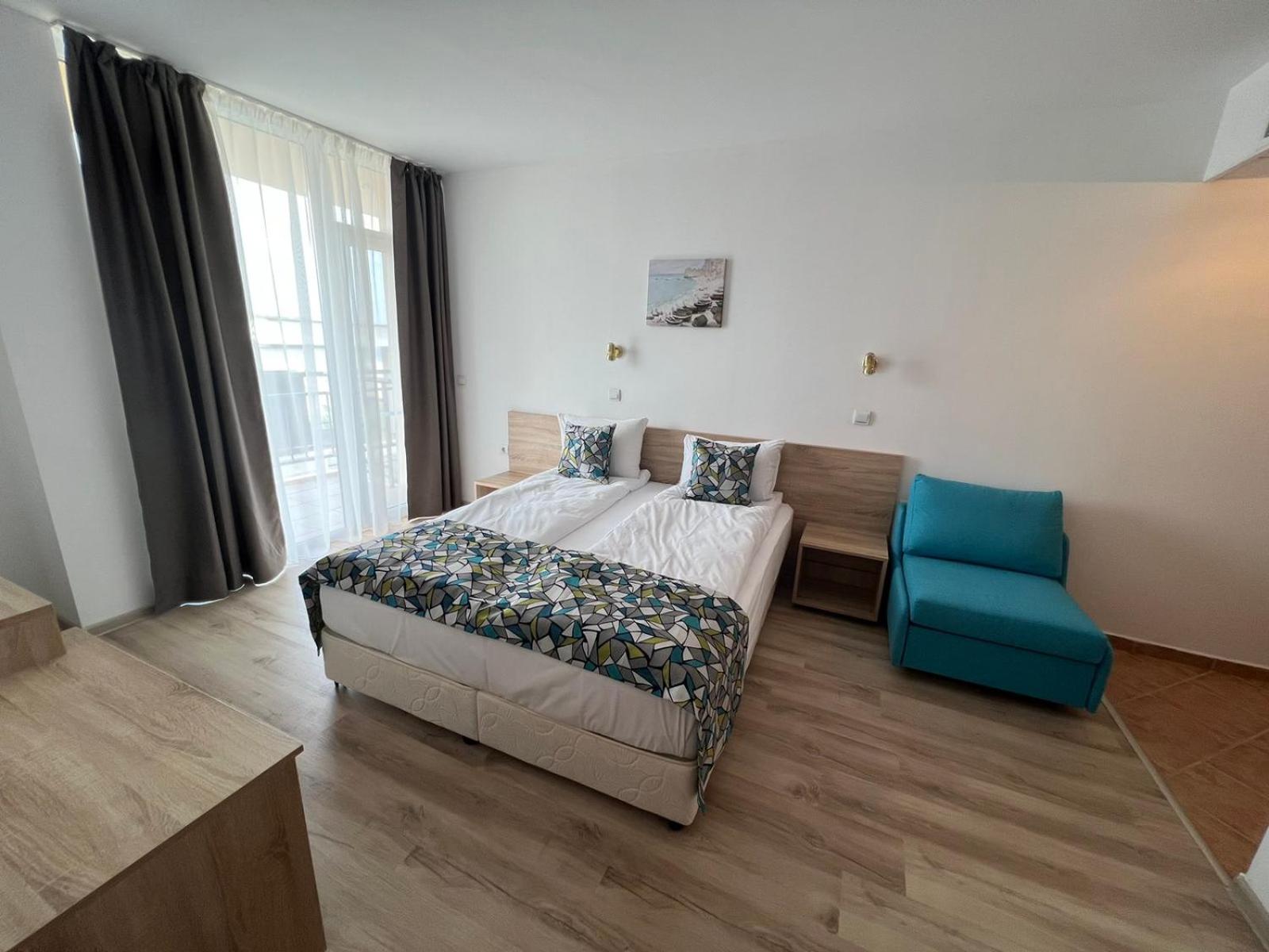 One-Bedroom Apartment with Sea View photo 1