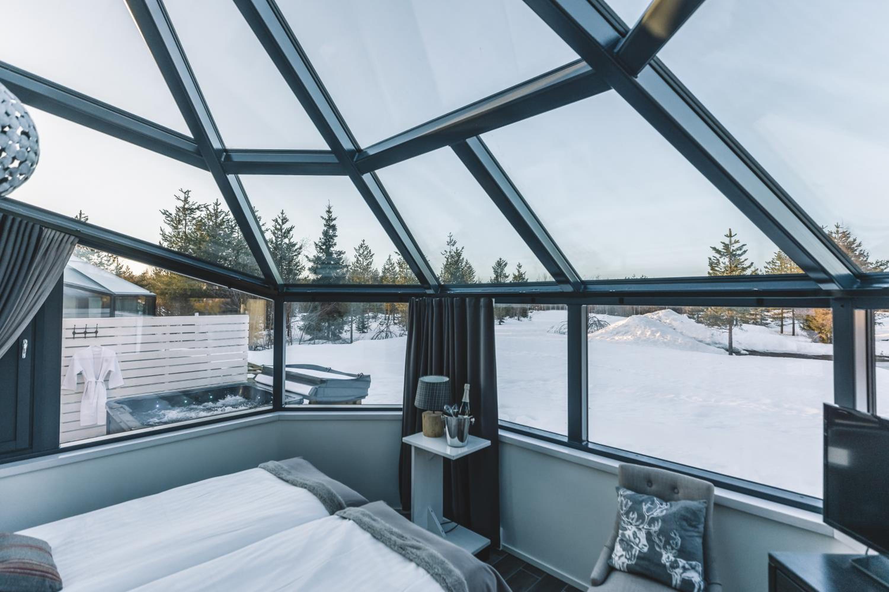 Premium Igloo with Hot Tub