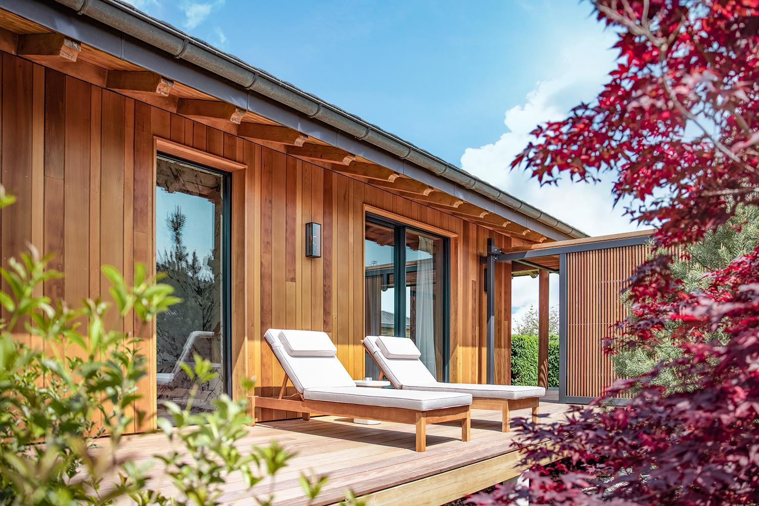 Lodge with jacuzzi photo 2