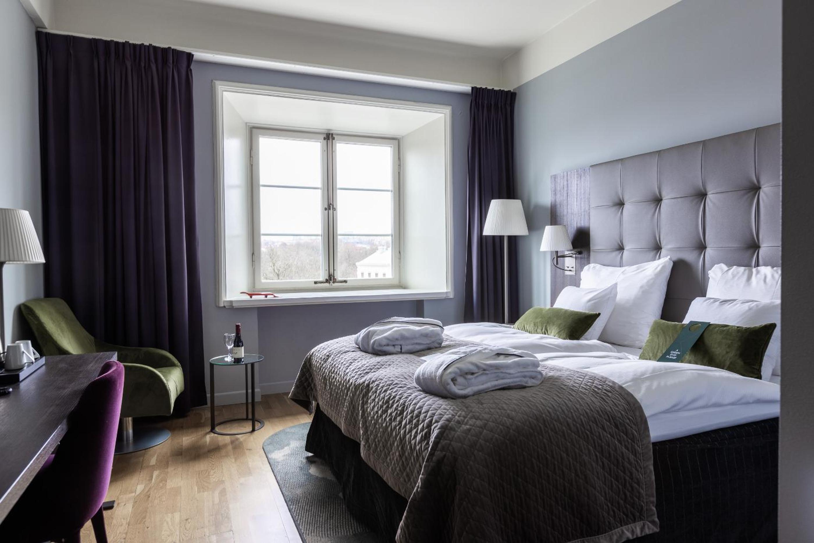 Superior Room with City View - Photo 3