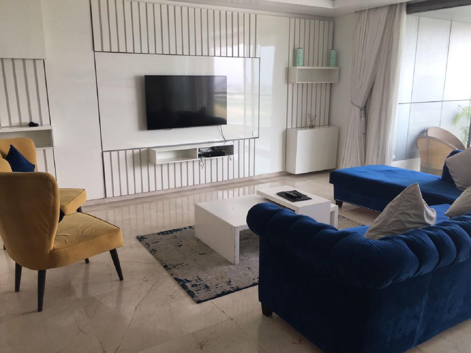 Apartment with Balcony photo 1