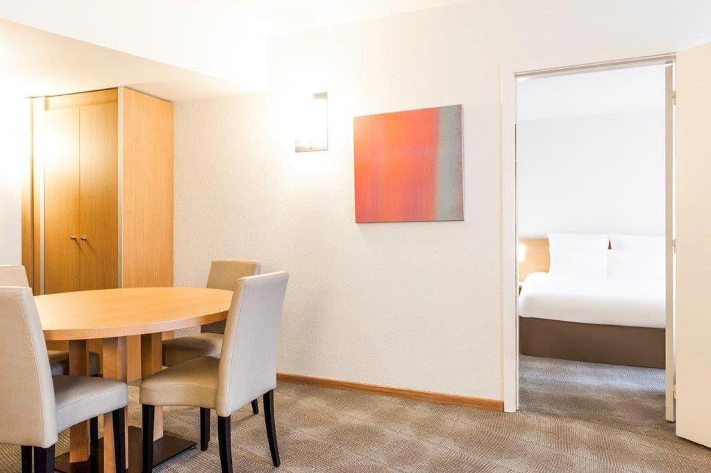 Suite - Photo 4