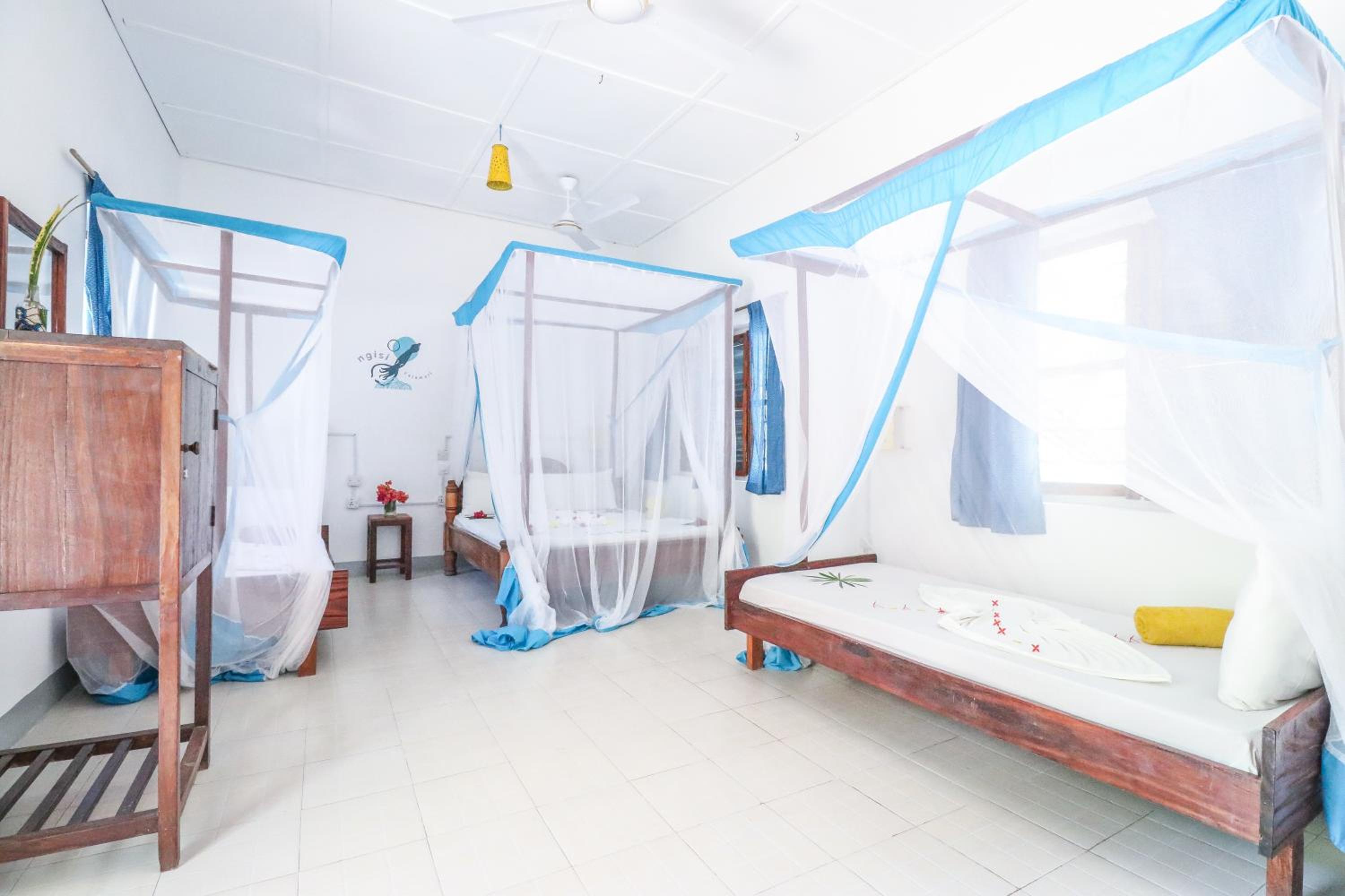 Quadruple Room with Balcony photo 1