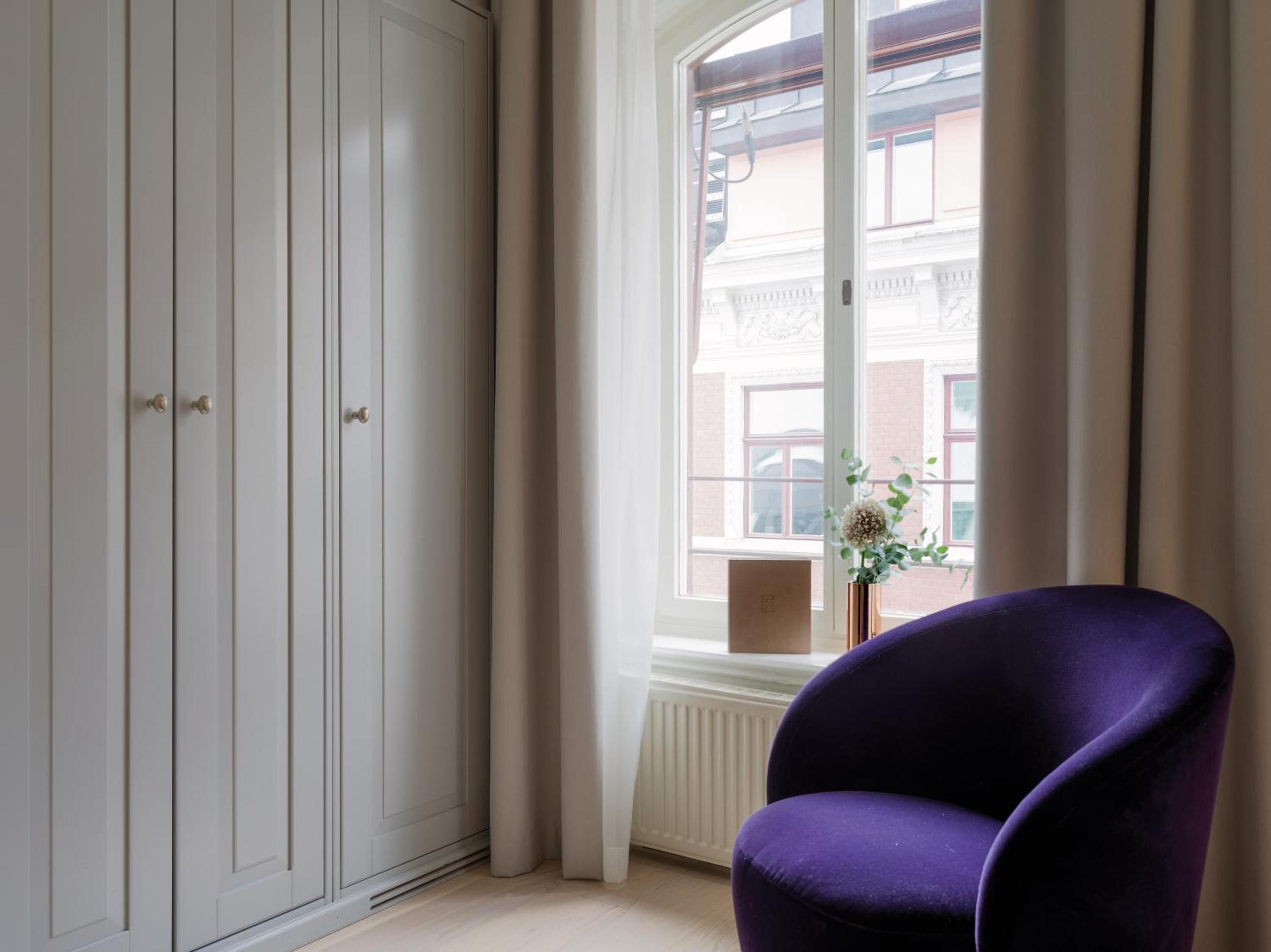 Standard Queen Room