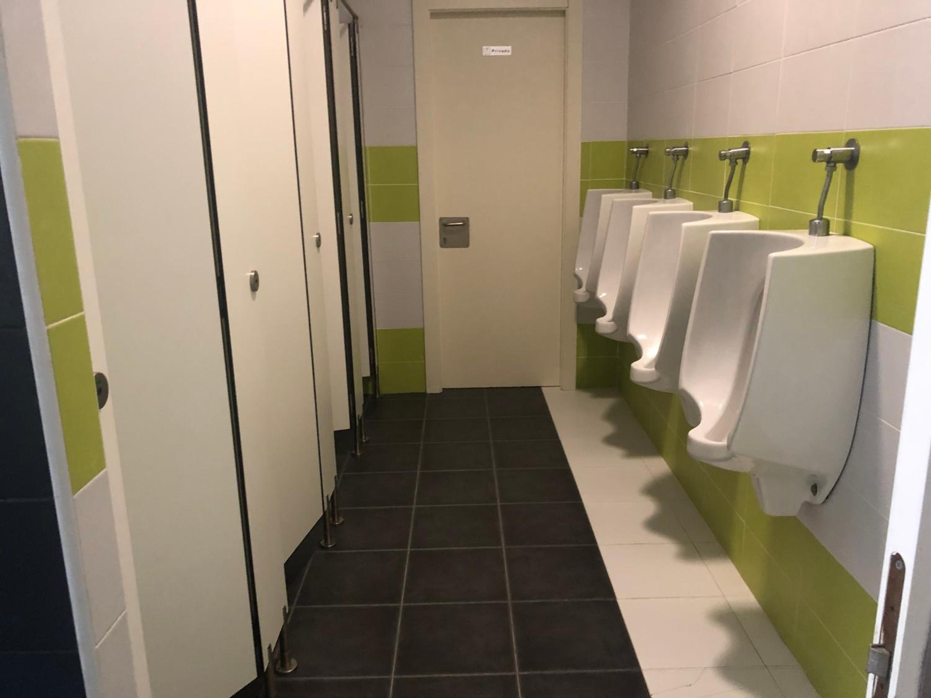 Economy Quadruple Room With Shared Bathroom photo 3