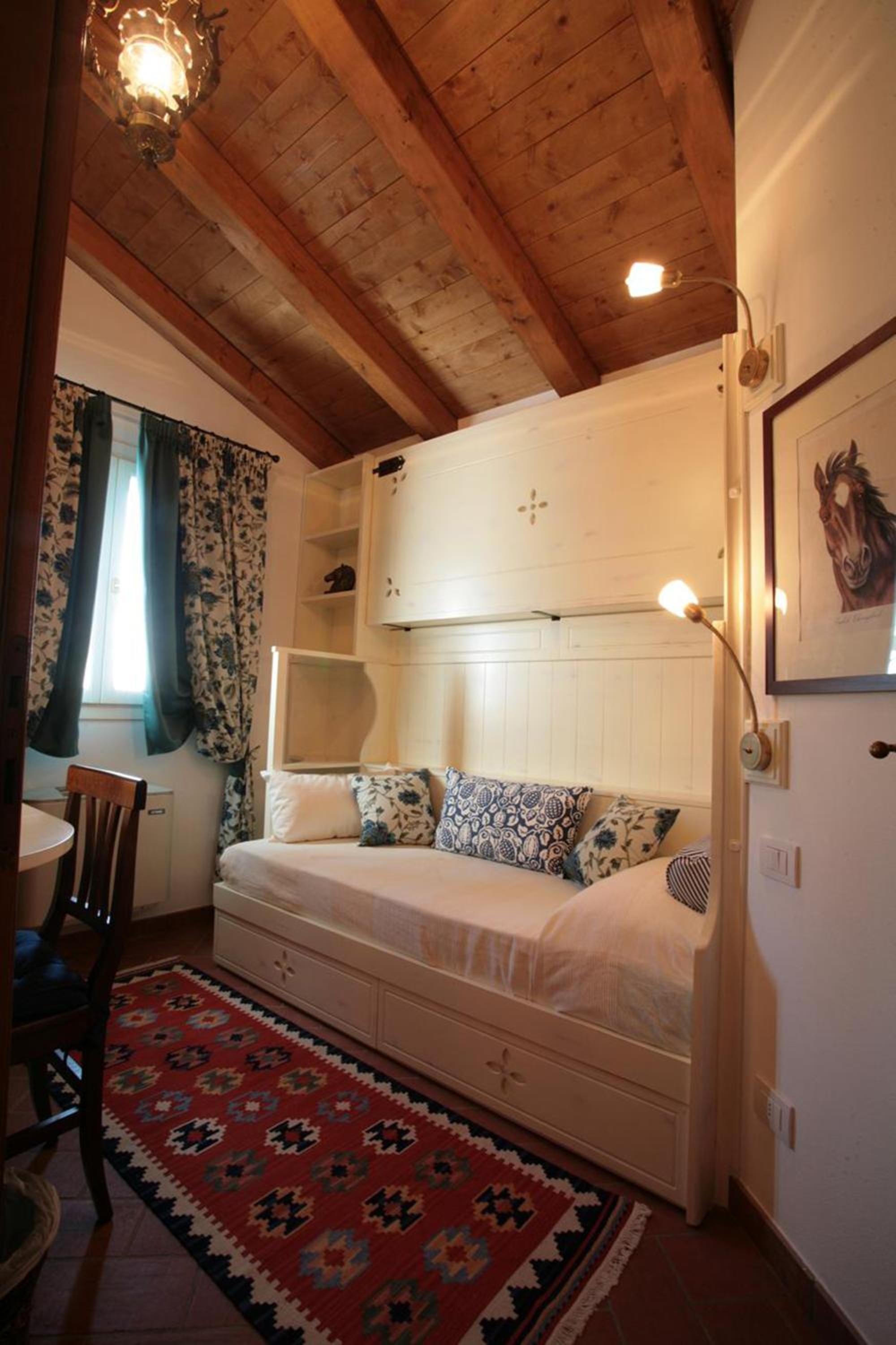 Suite - Photo 5