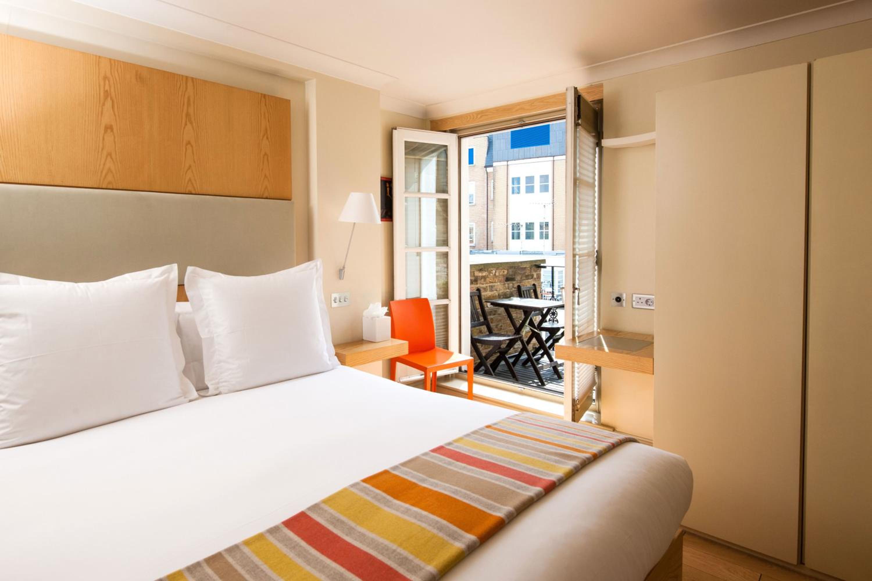 Deluxe Double Room with Balcony photo 1