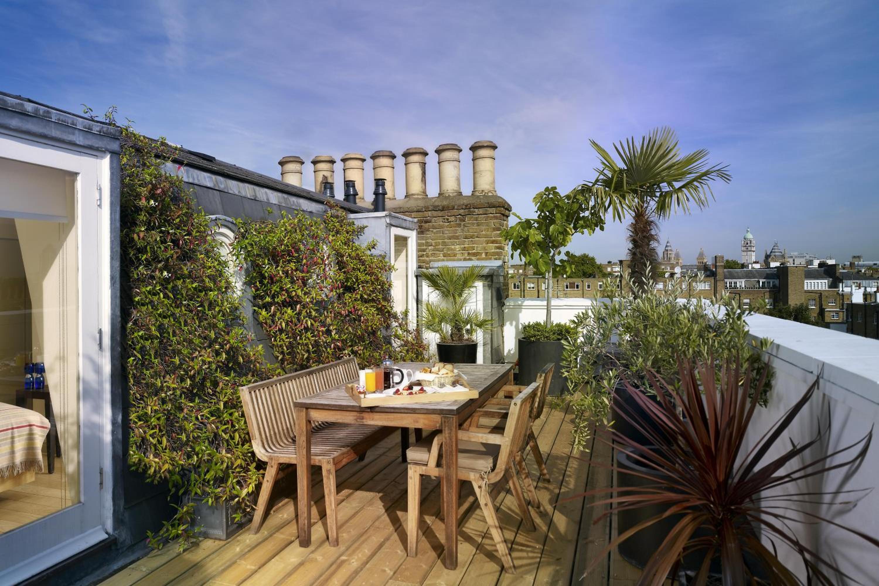 King Room with Balcony photo 3