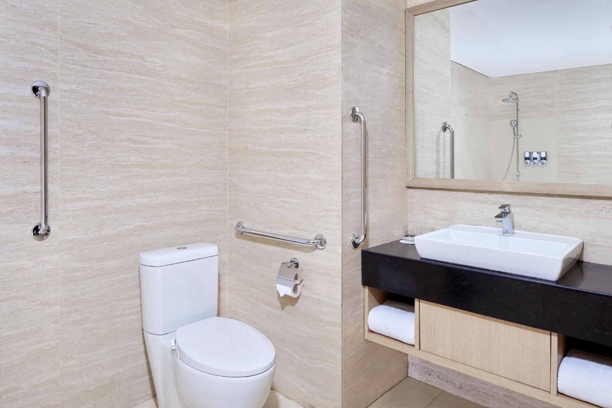 Deluxe Triple Room photo 3