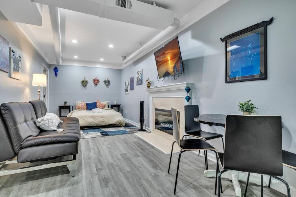 One-Bedroom House photo 1