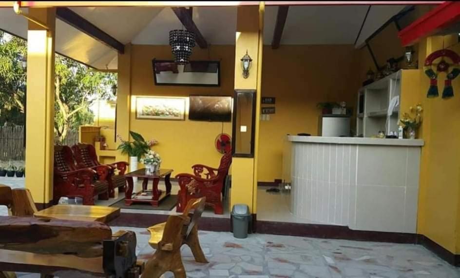 Family Room - Photo 2