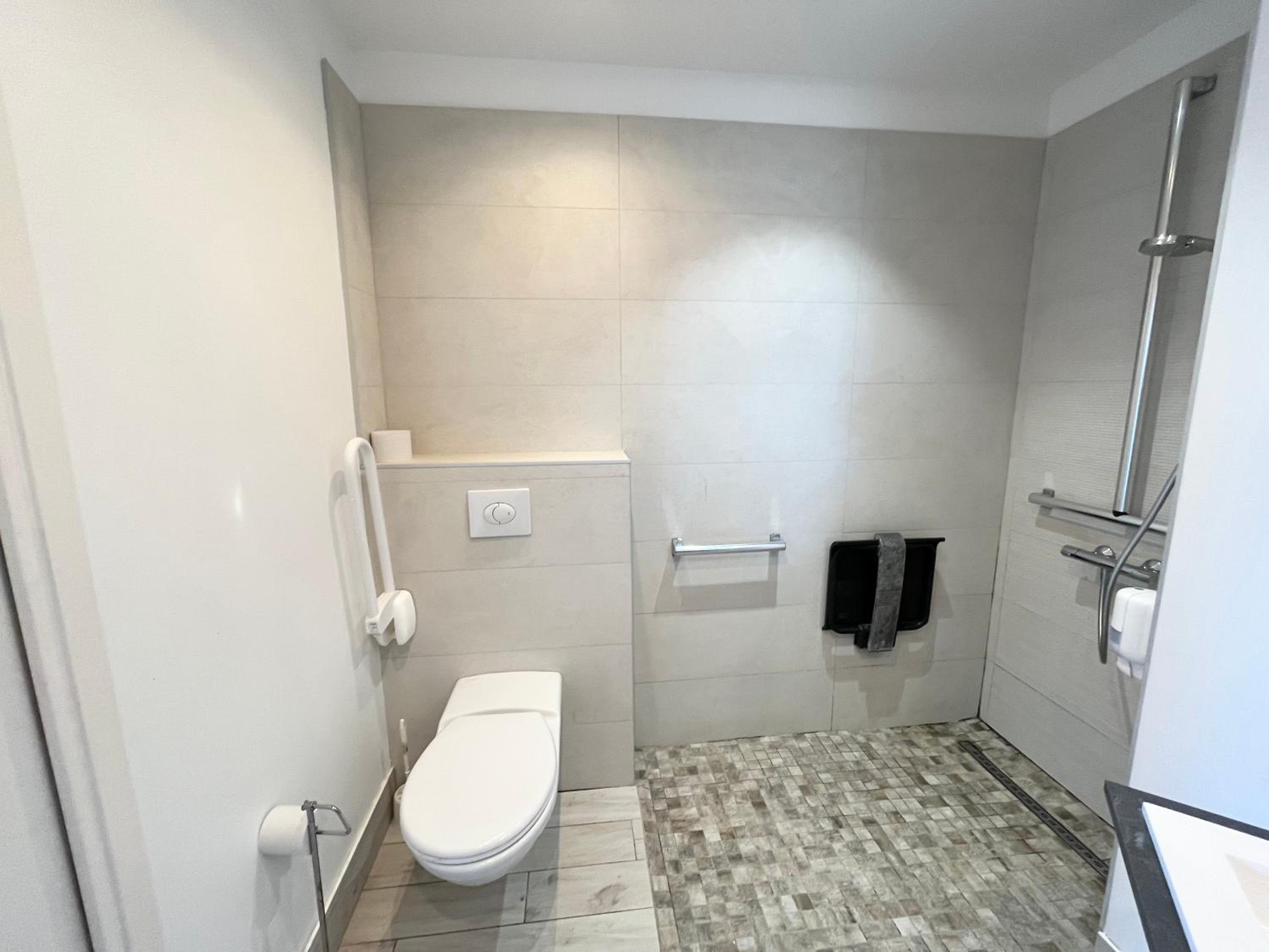 Double Room - Disability Access - Photo 3