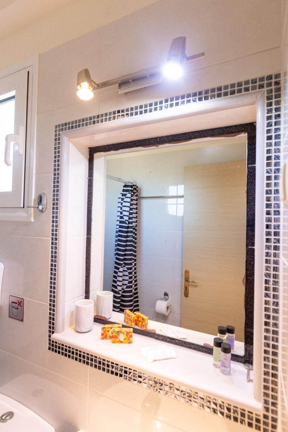 Double Room - Photo 7