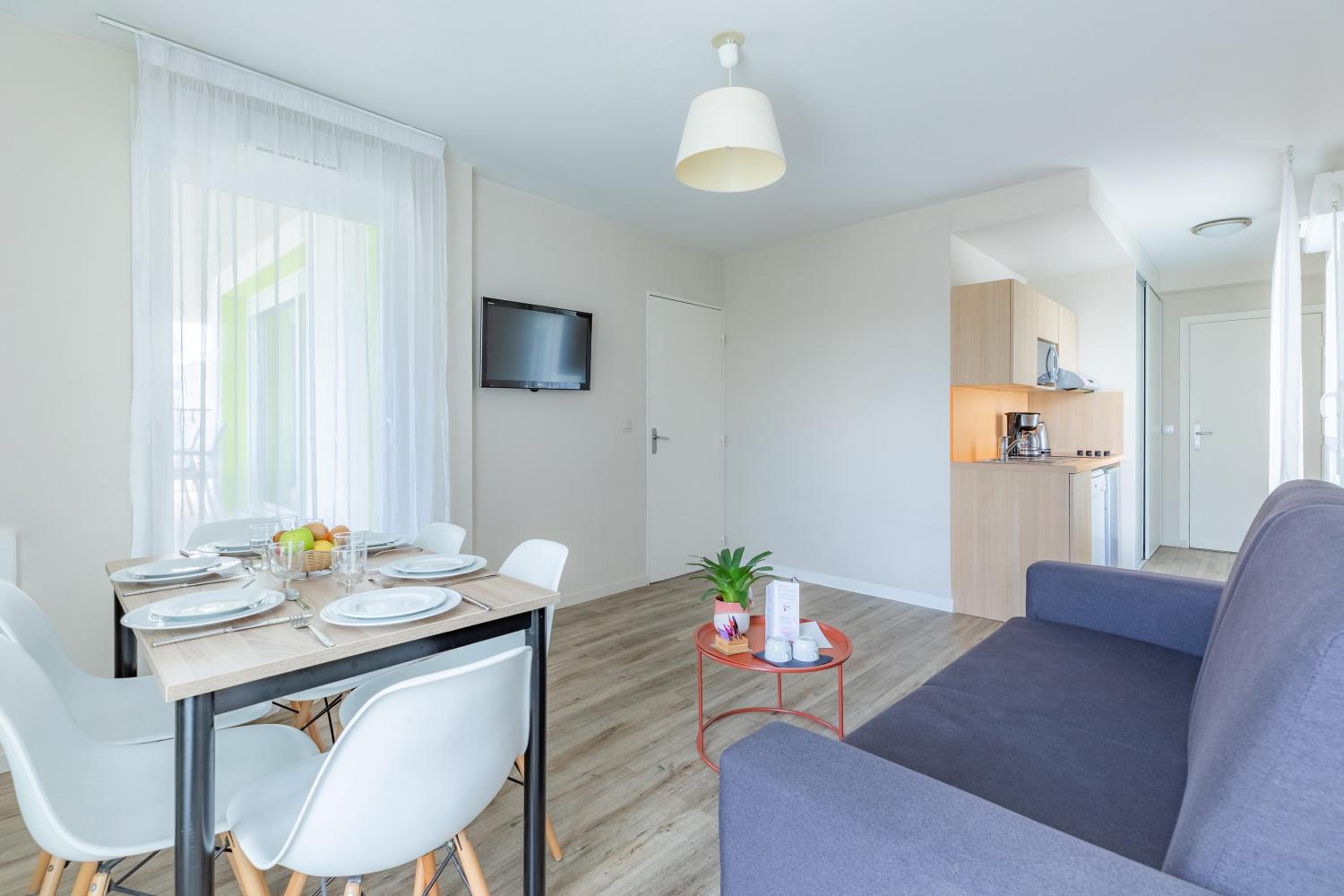 Two-Bedroom Apartment - Photo 6