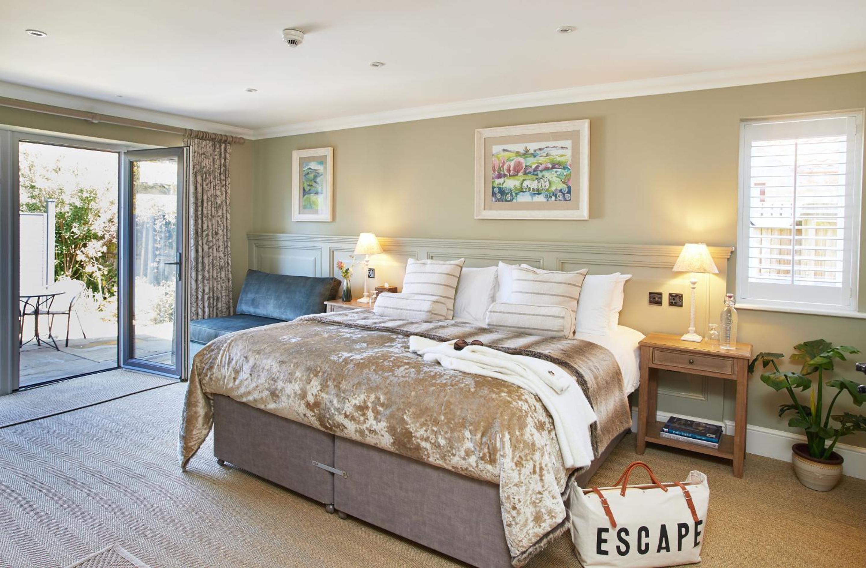 Deluxe King Room photo 1