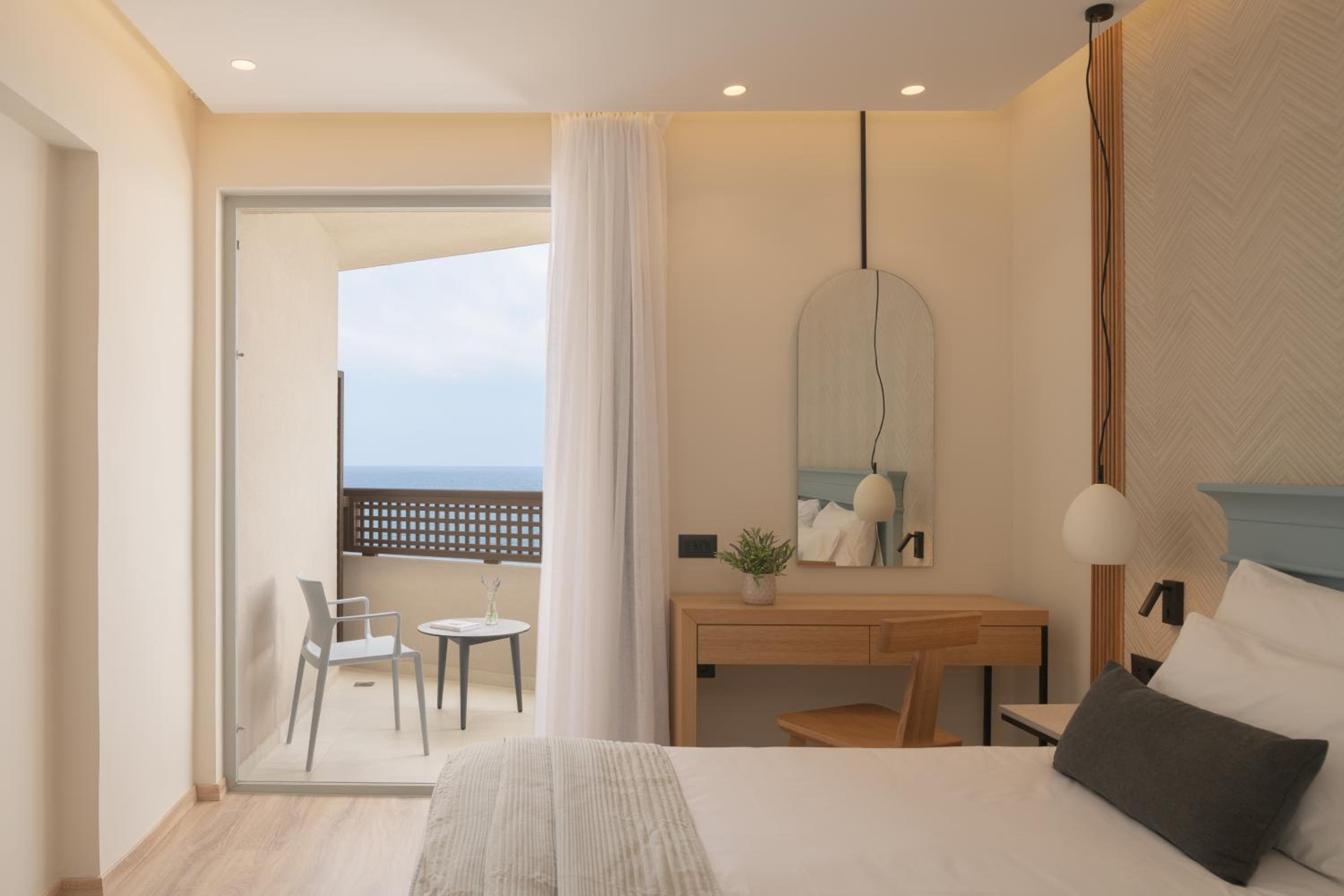Double Room with Sea View - Photo 8