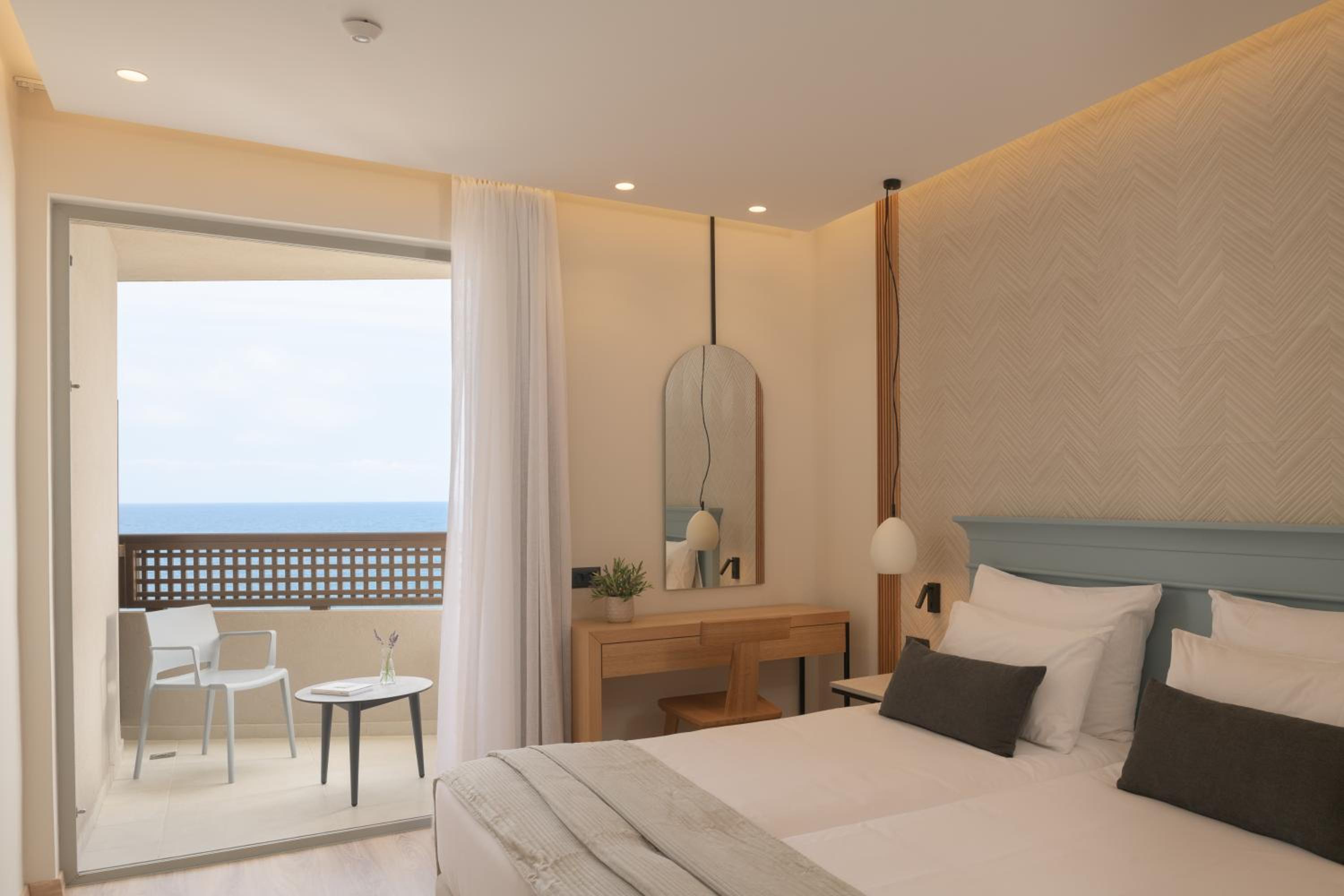 Double Room with Sea View - Photo 1