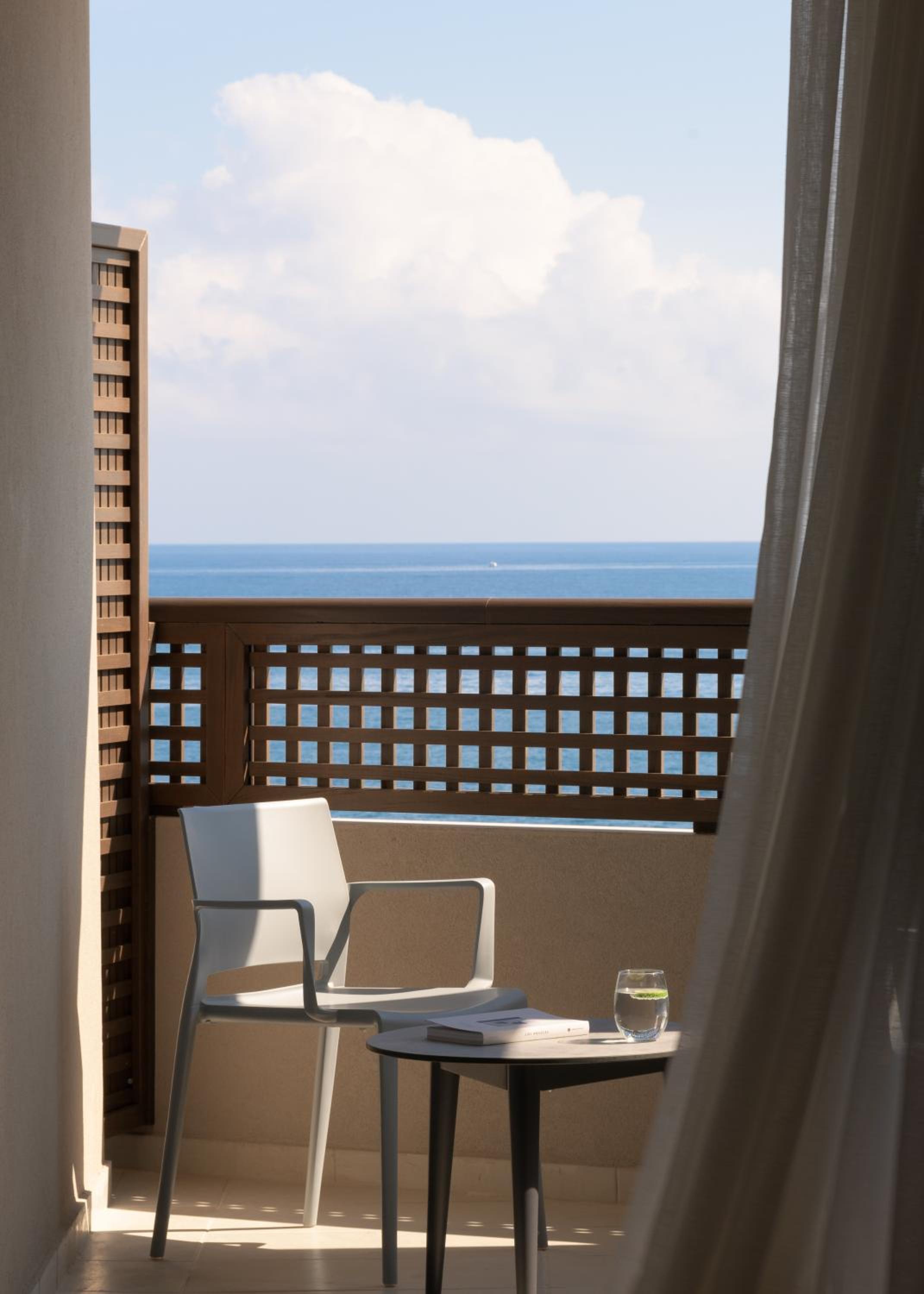 Double Room with Sea View - Photo 10
