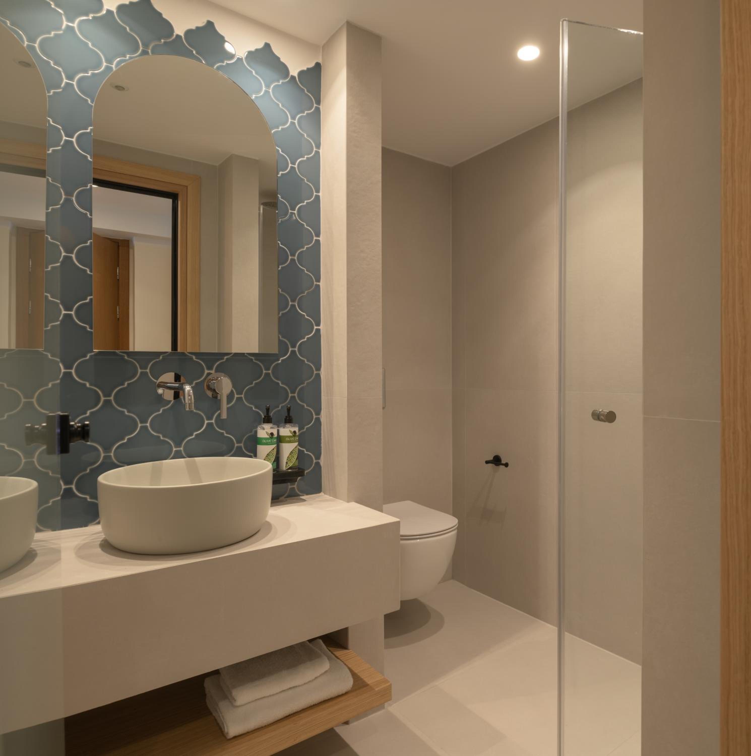 Double Room with Sea View - Photo 11